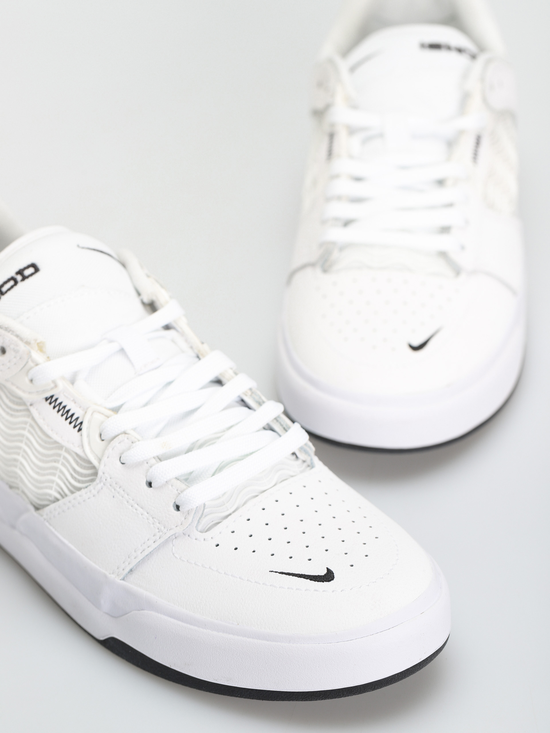 Buty Nike SB Ishod Prm (white/black white black)