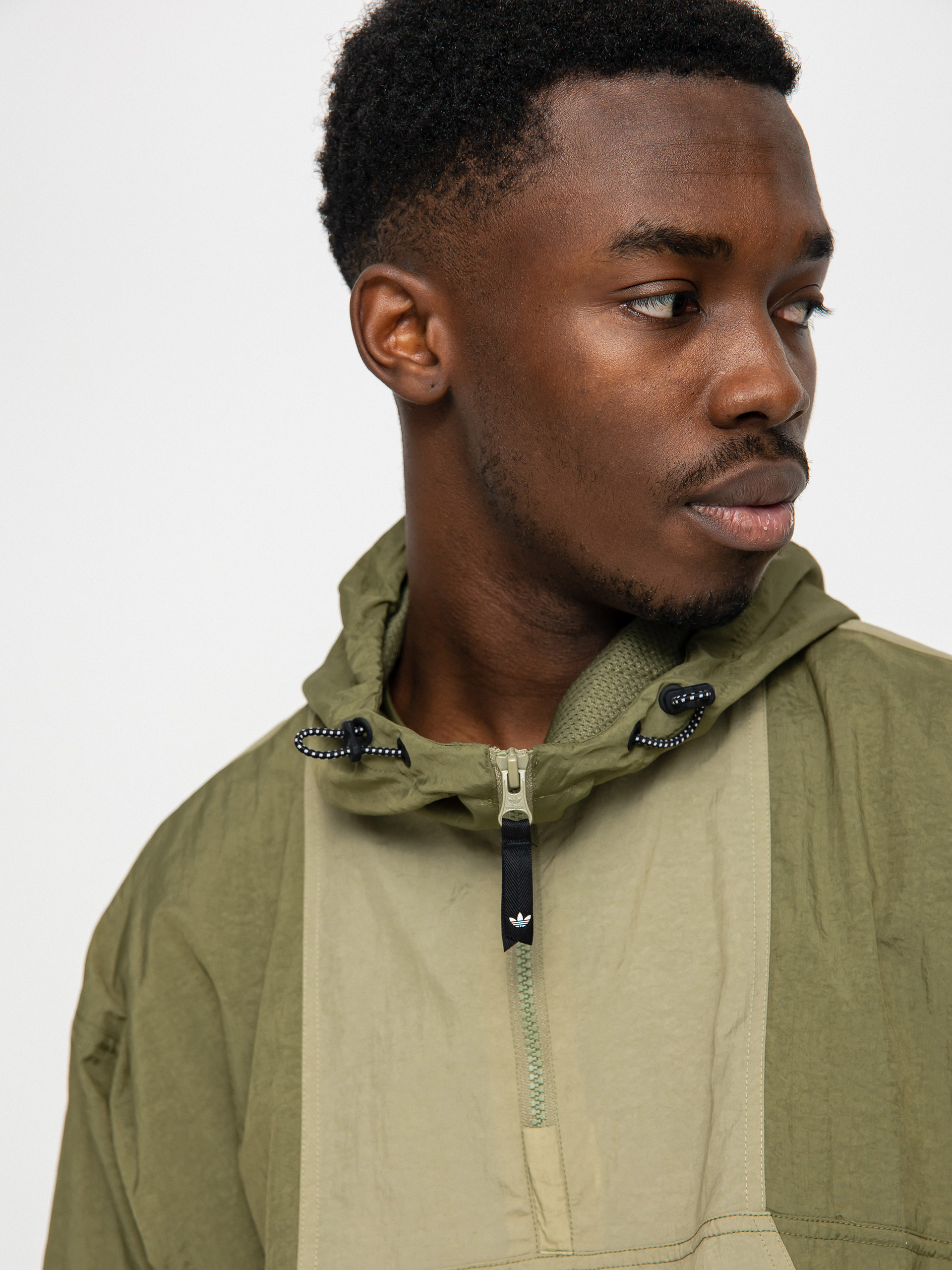 Kurtka adidas Anorak Wndbrkr (focoli/orbgrn/orbgrn)