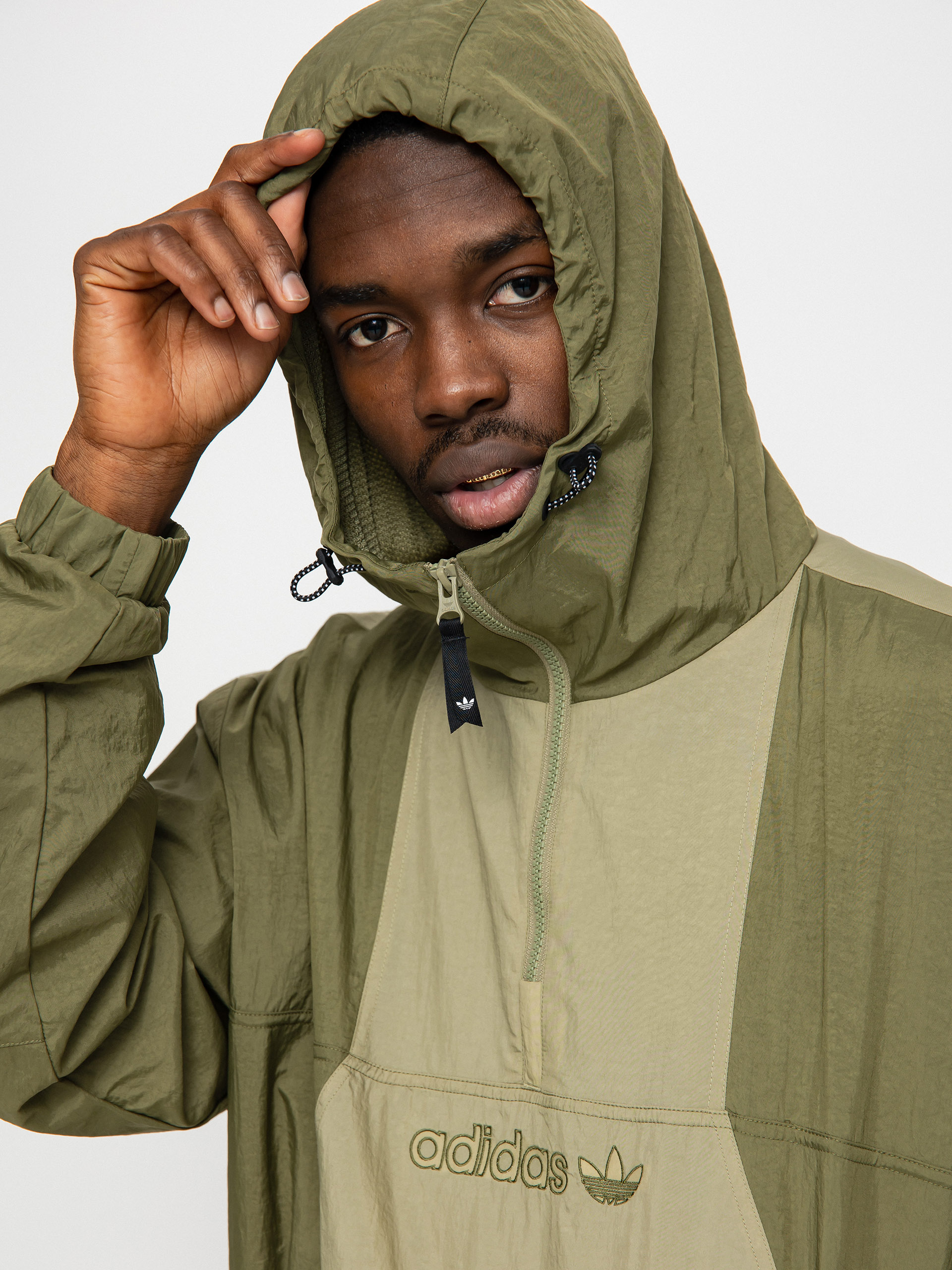 Kurtka adidas Anorak Wndbrkr (focoli/orbgrn/orbgrn)