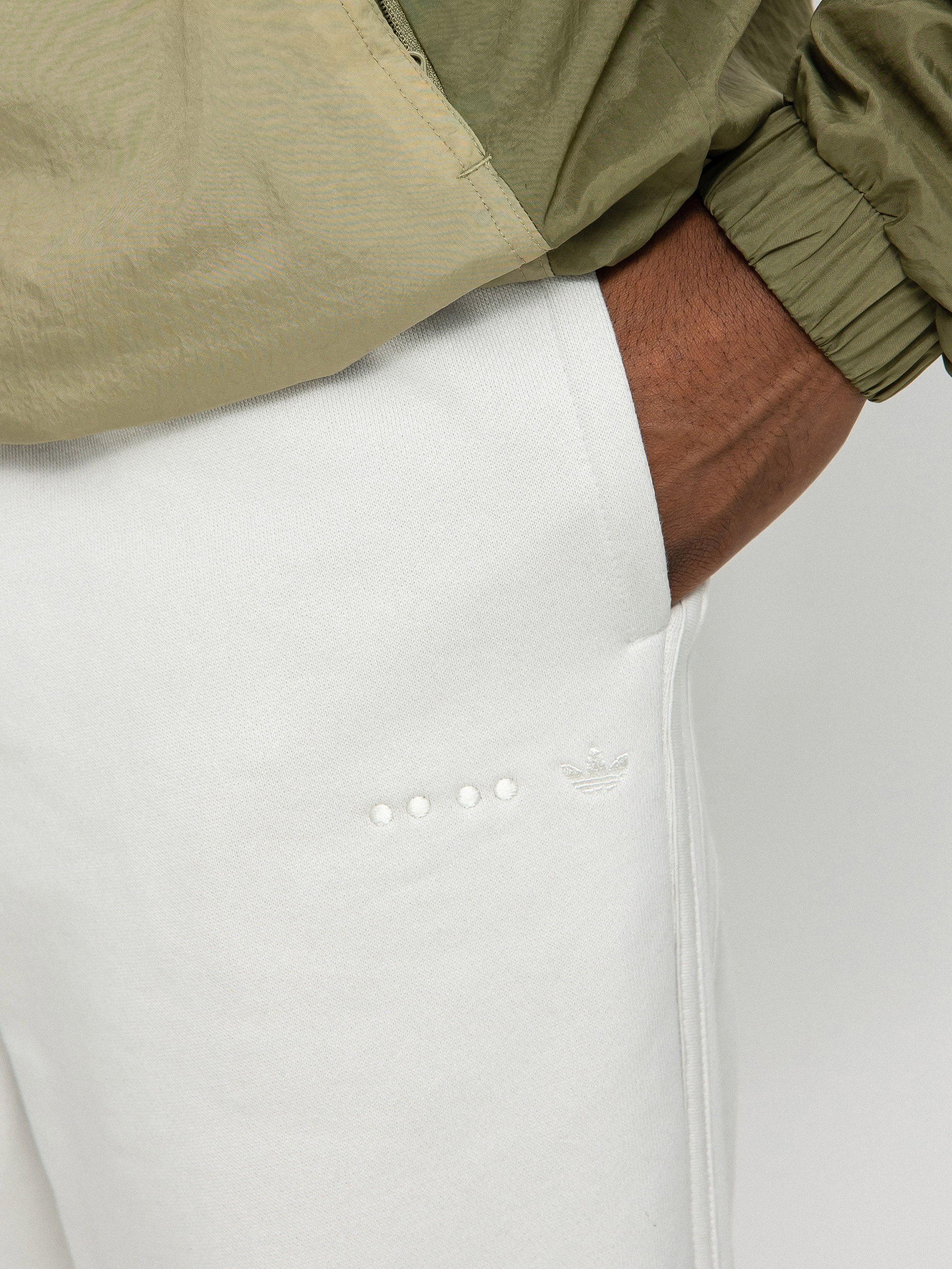 Spodnie adidas Originals Ess Logo (orbgry)