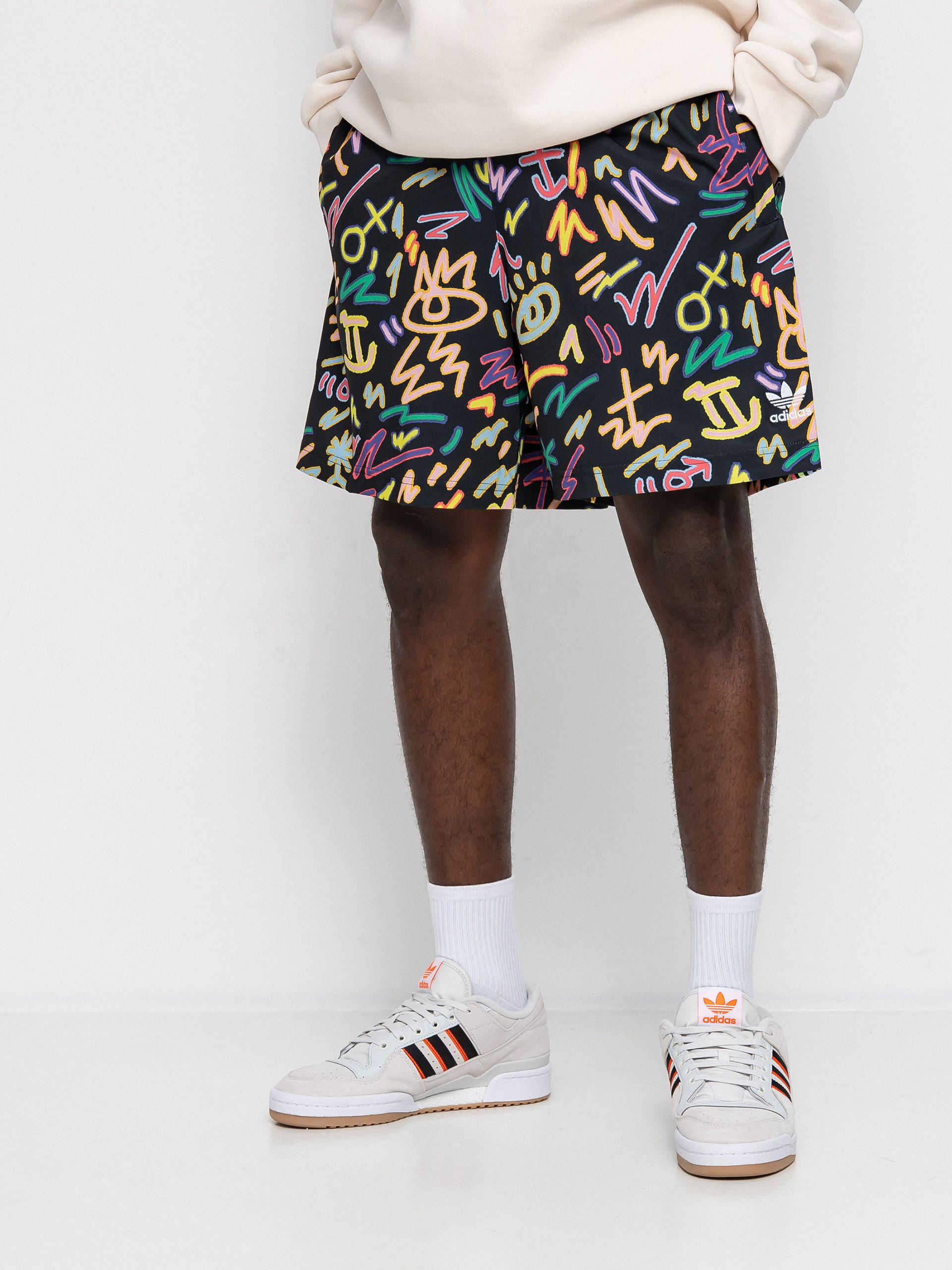 Szorty adidas Originals Loveuni Aop (multco)