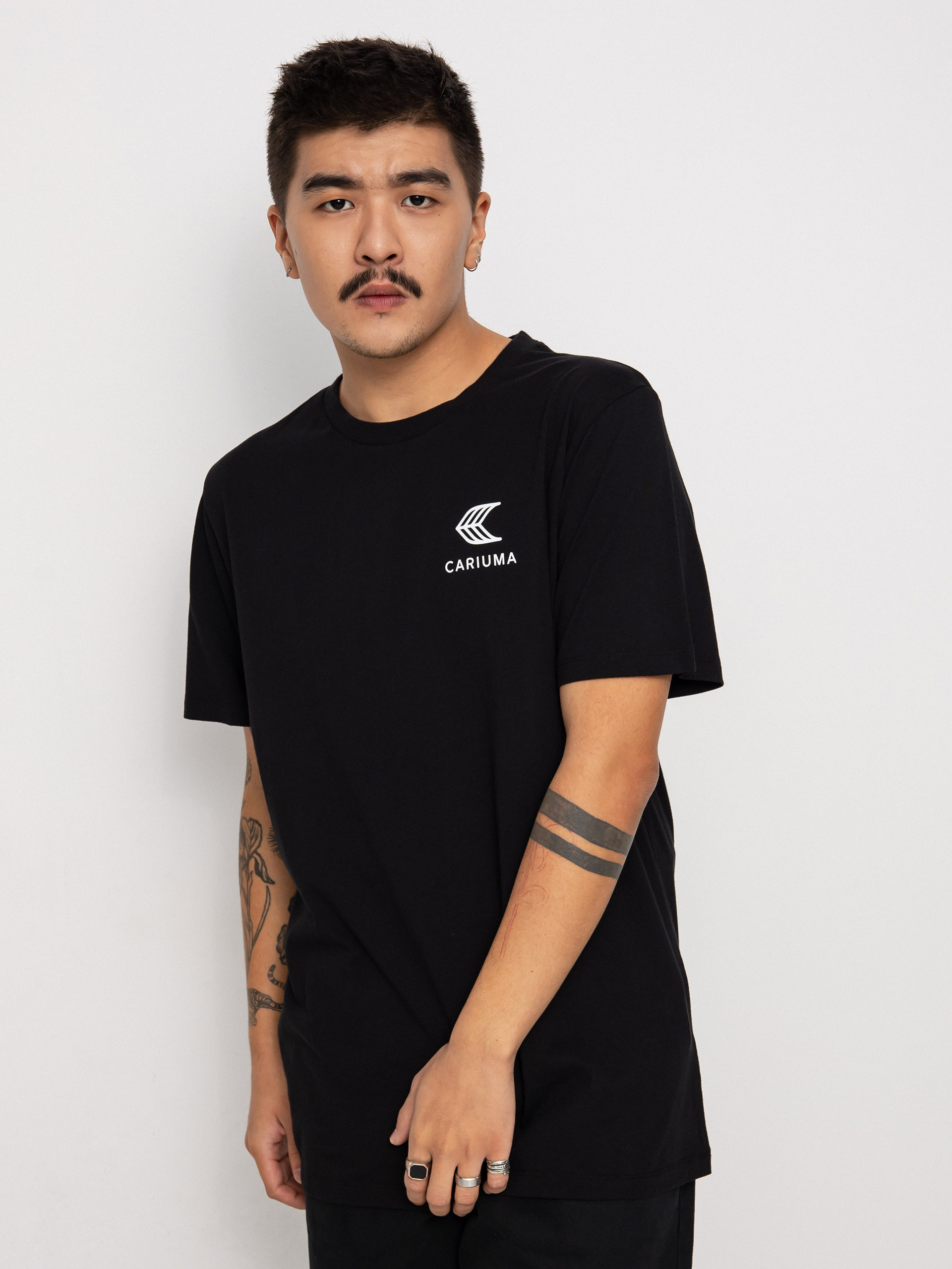 T-shirt Cariuma Skate with your Heart (black)
