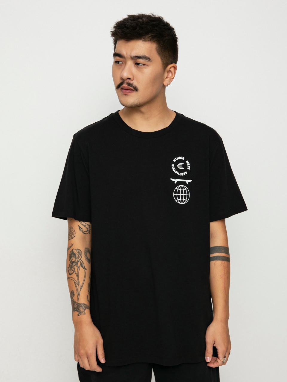 T-shirt Cariuma Ethics meet Aesthetics (black)