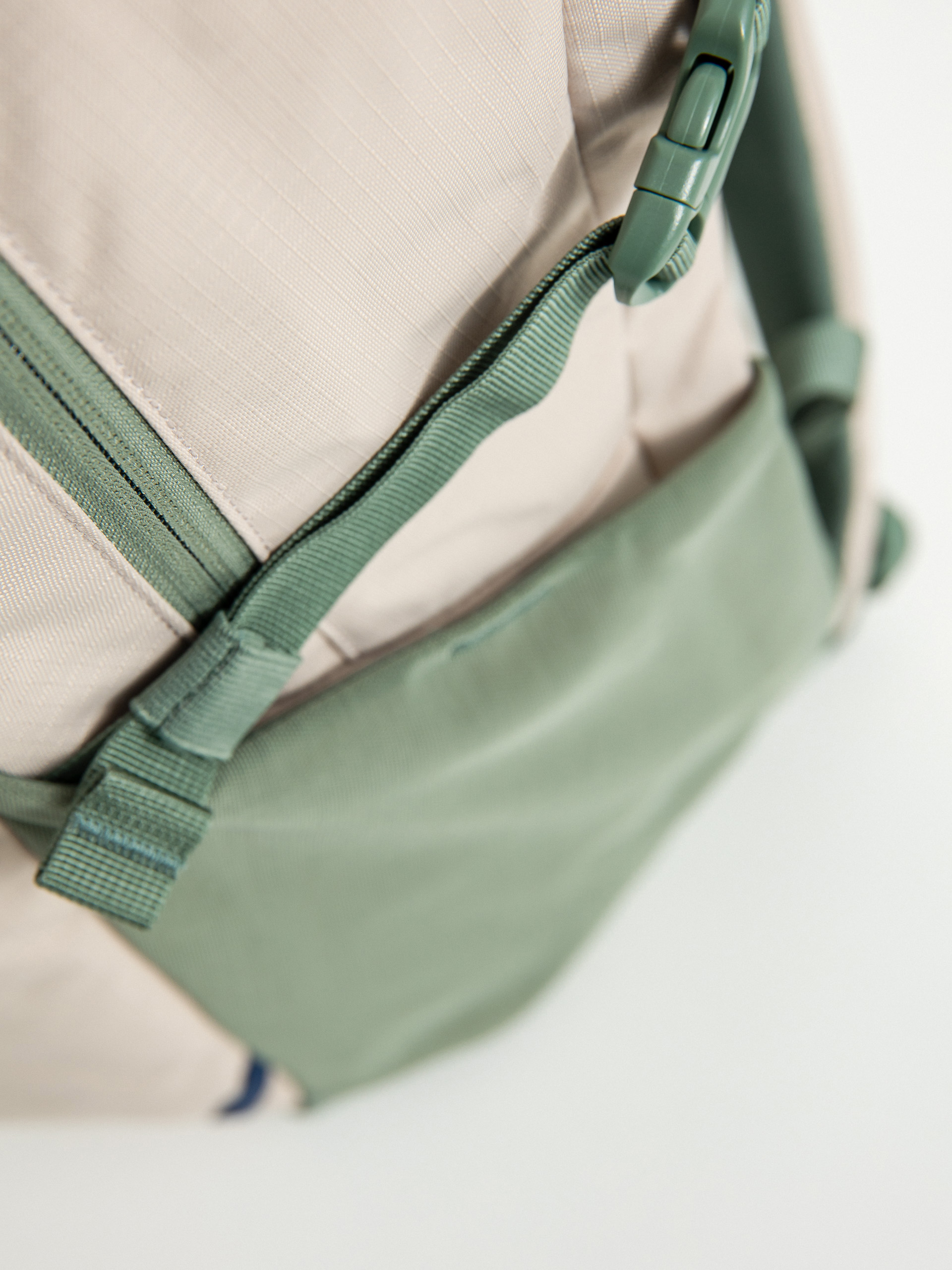 Plecak Patagonia Refugio Day Pack 26L (hemlock green)