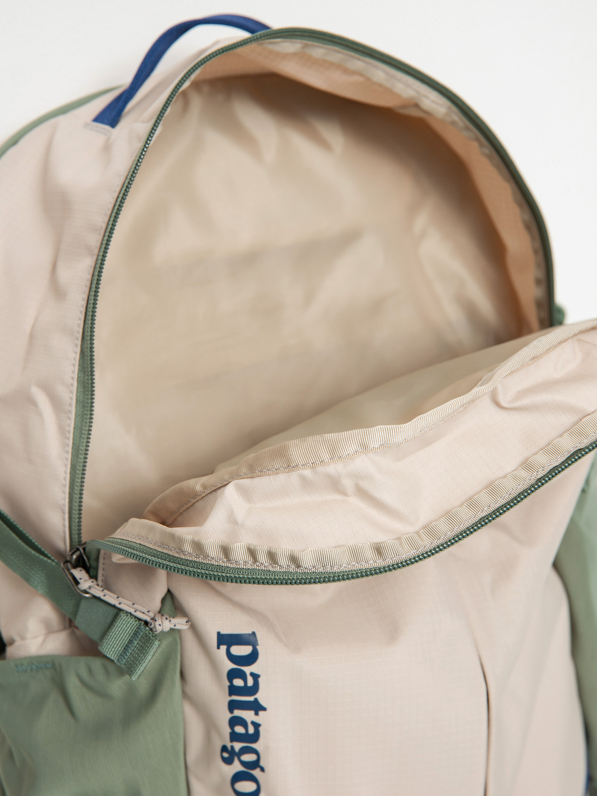Plecak Patagonia Refugio Day Pack 26L (hemlock green)