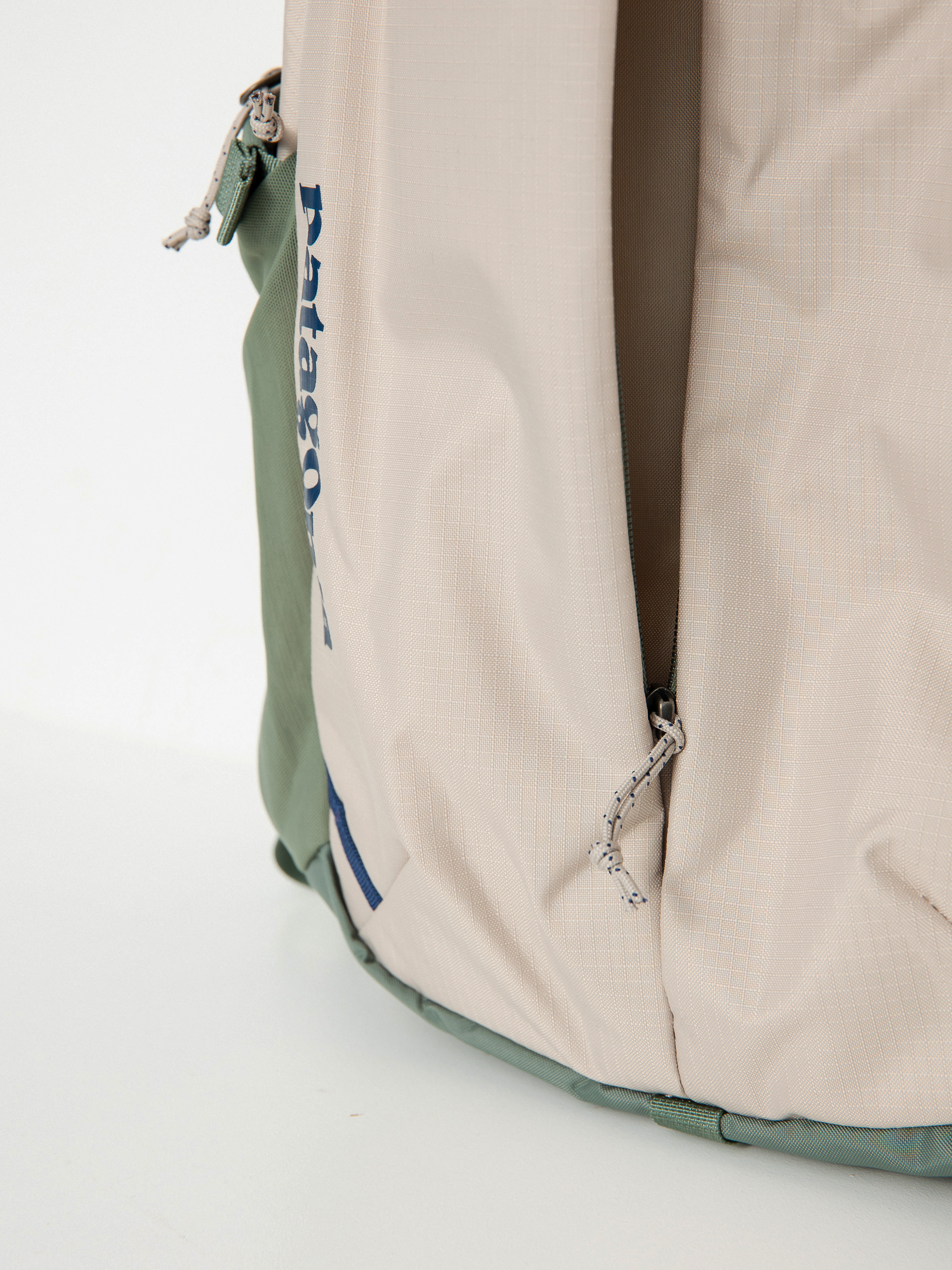 Plecak Patagonia Refugio Day Pack 26L (hemlock green)