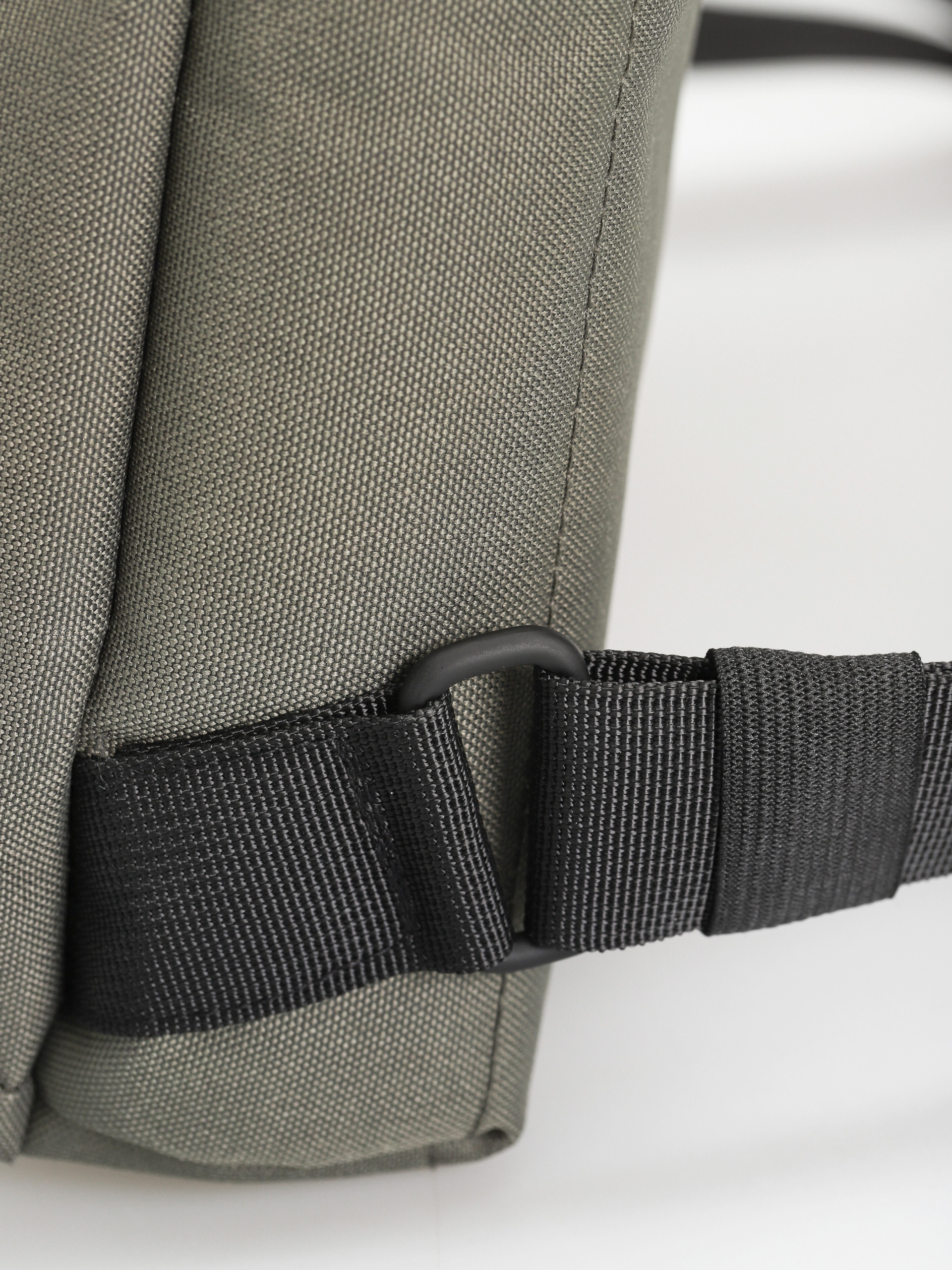 Plecak Ucon Acrobatics Vito Medium Stealth (olive)