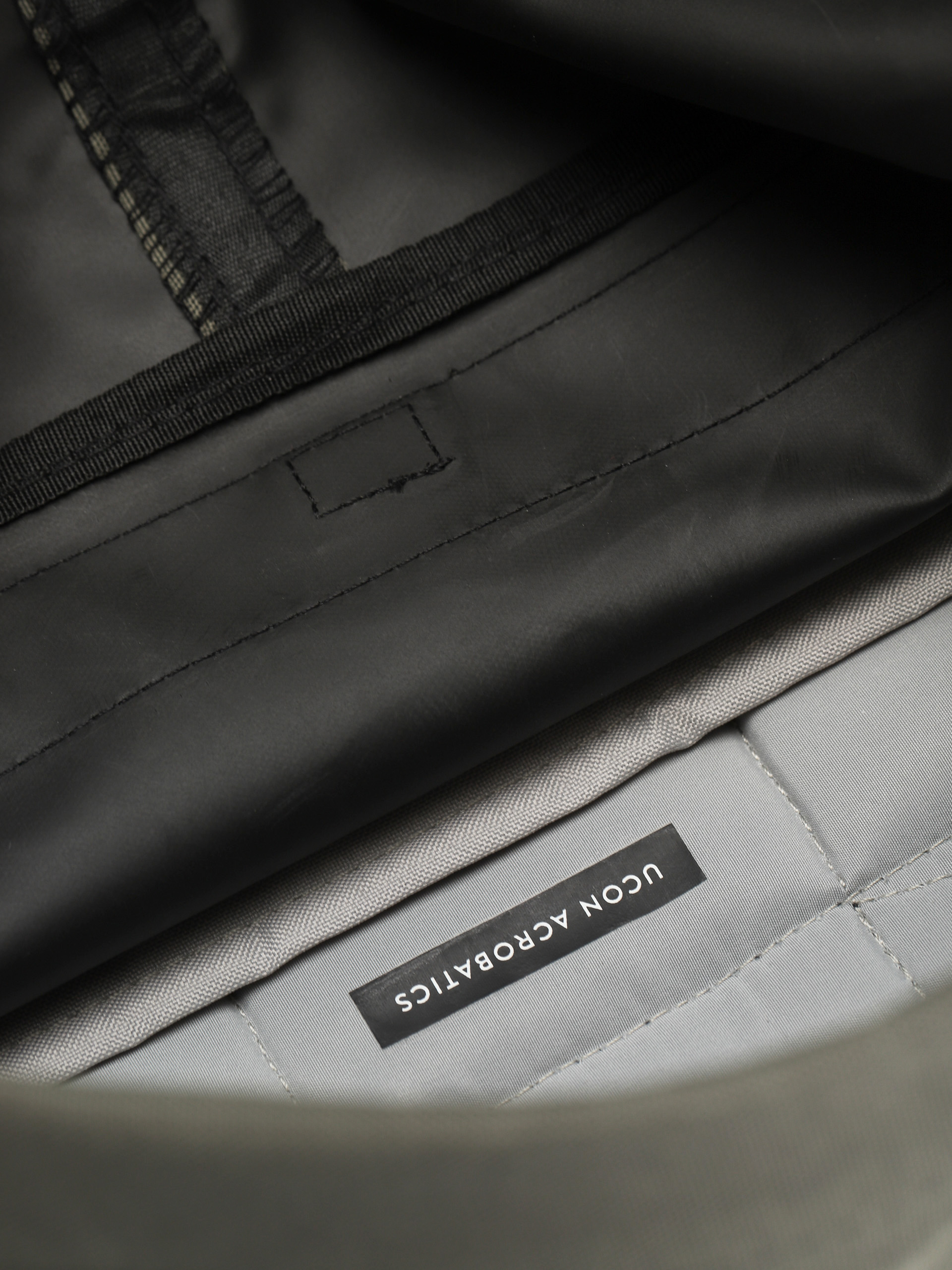 Plecak Ucon Acrobatics Vito Medium Stealth (olive)