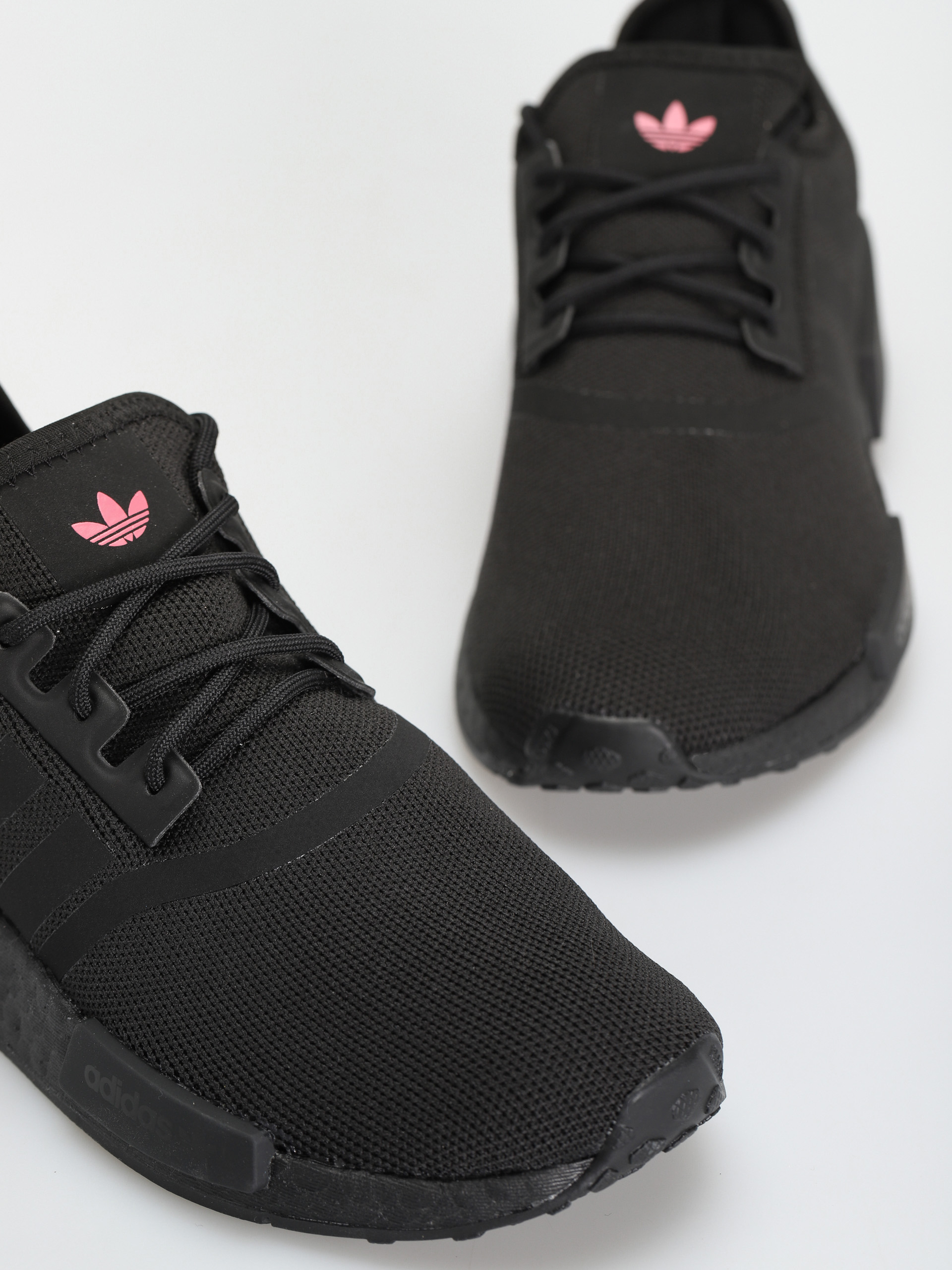 Buty adidas Originals Nmd R1 Primeblue Wmn (cblack/cblack/sopink)