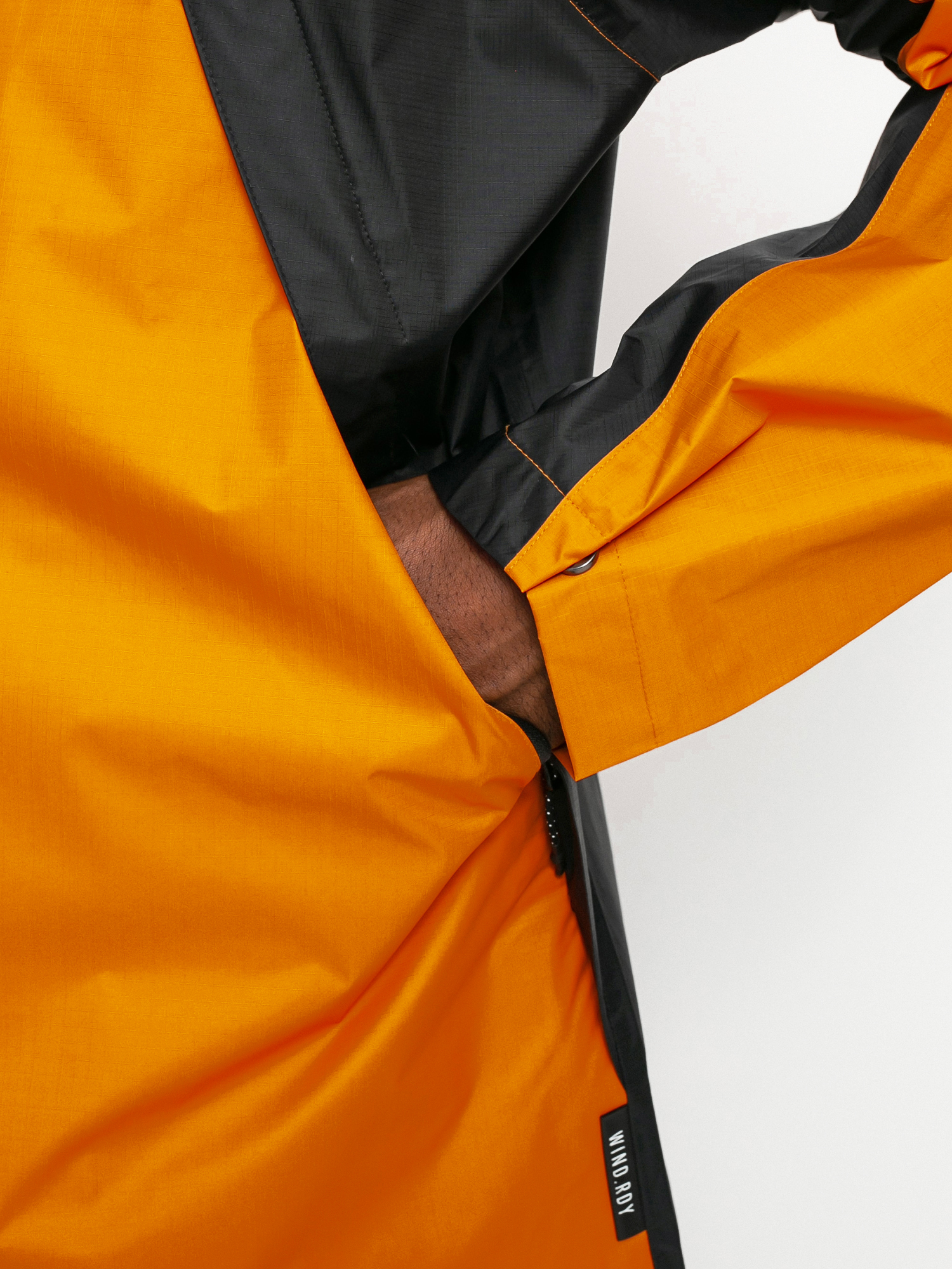 Kurtka adidas Tech Shell (black/focora)