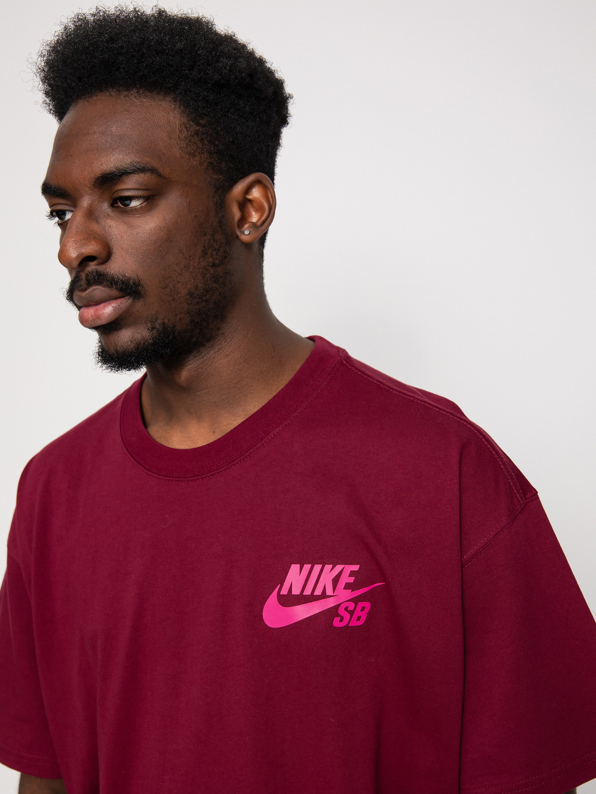 T-shirt Nike SB Logo (dark beetroot)