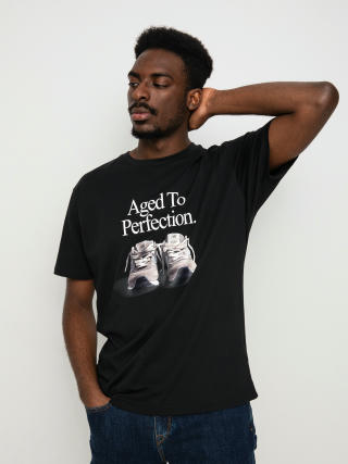 T-shirt New Balance Athletics Legacies Perfection (black)