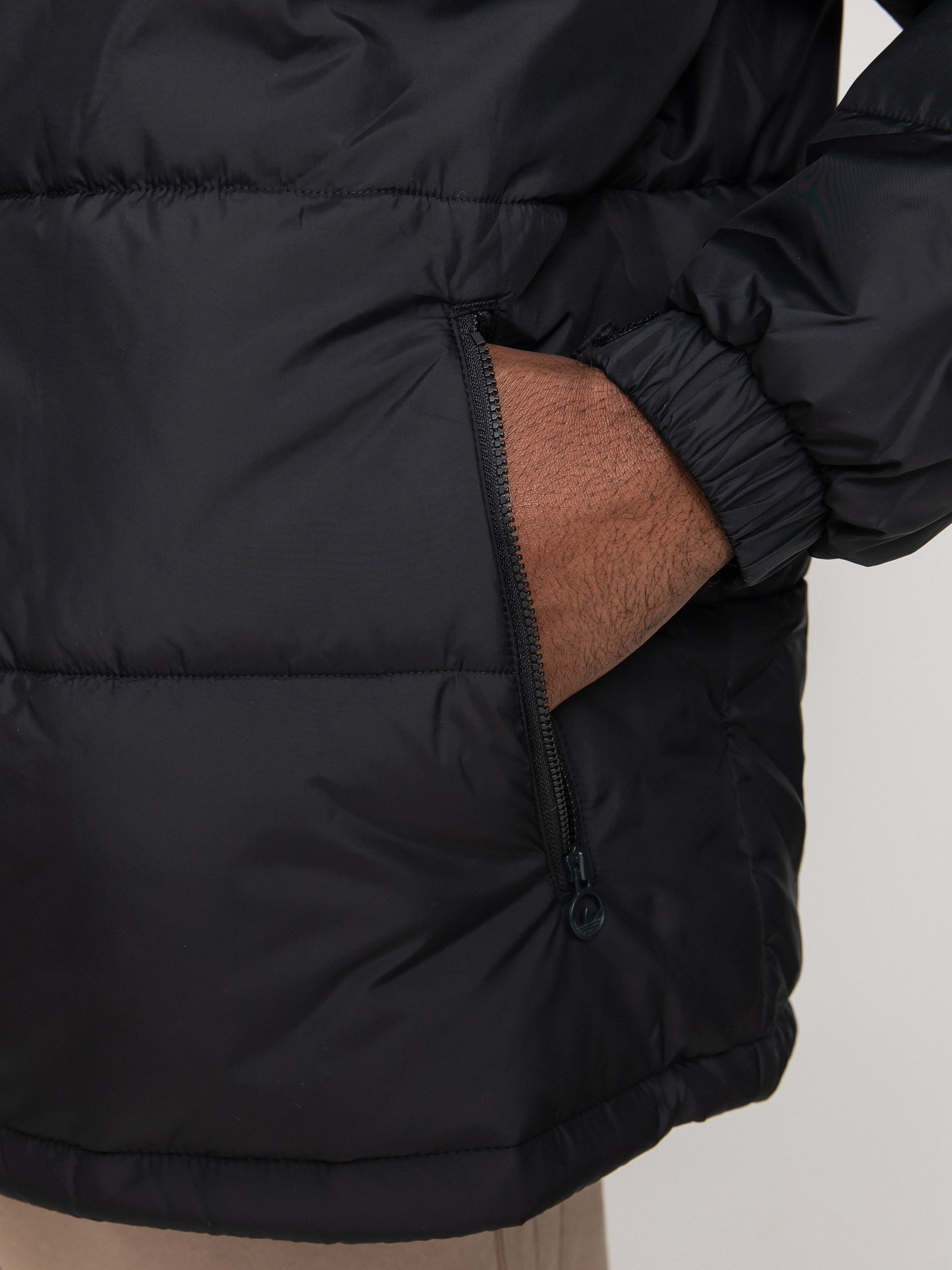 Kurtka adidas Originals Pad Ess Puff (black)