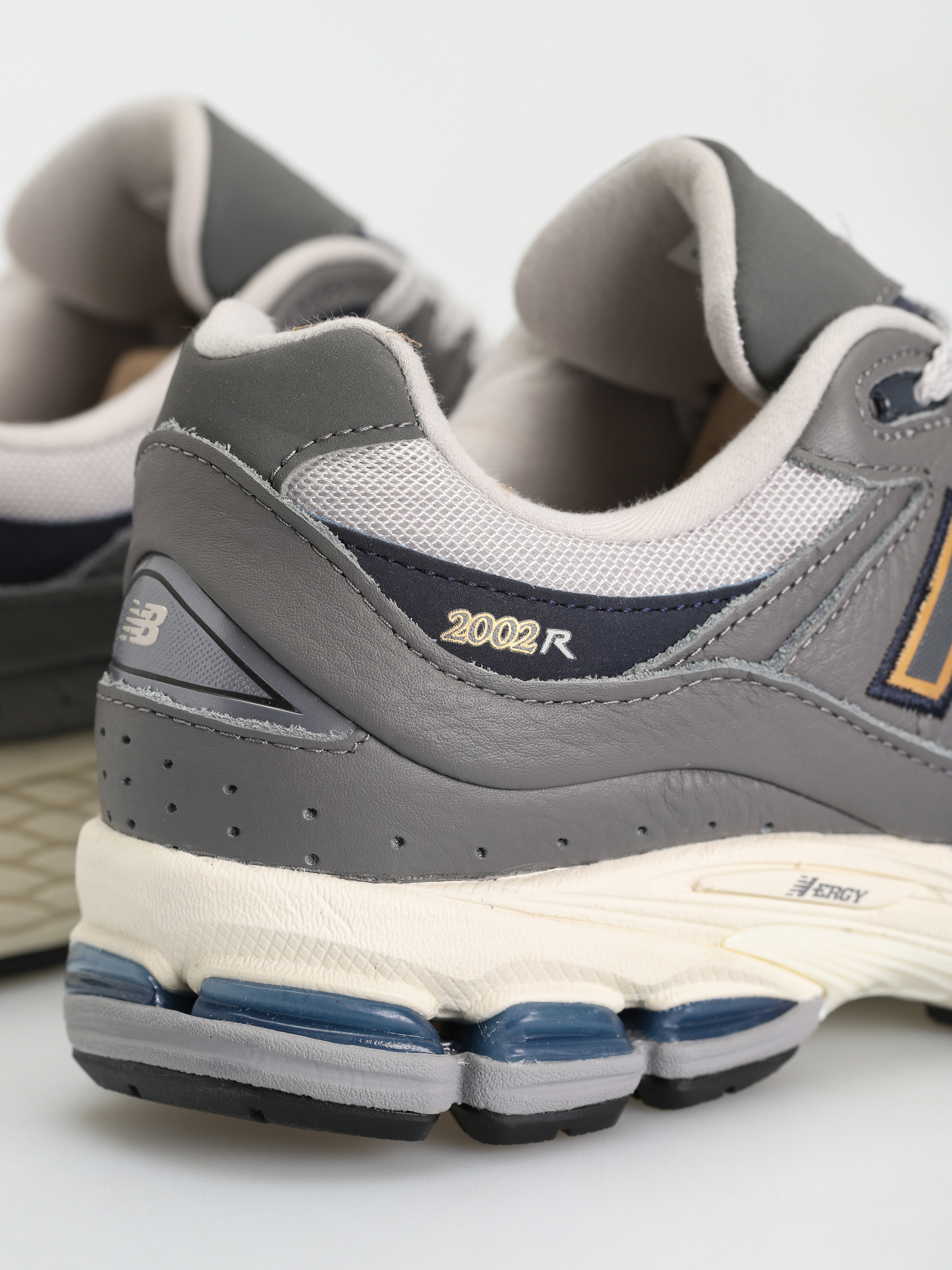 Buty New Balance 2002 (castle rock)