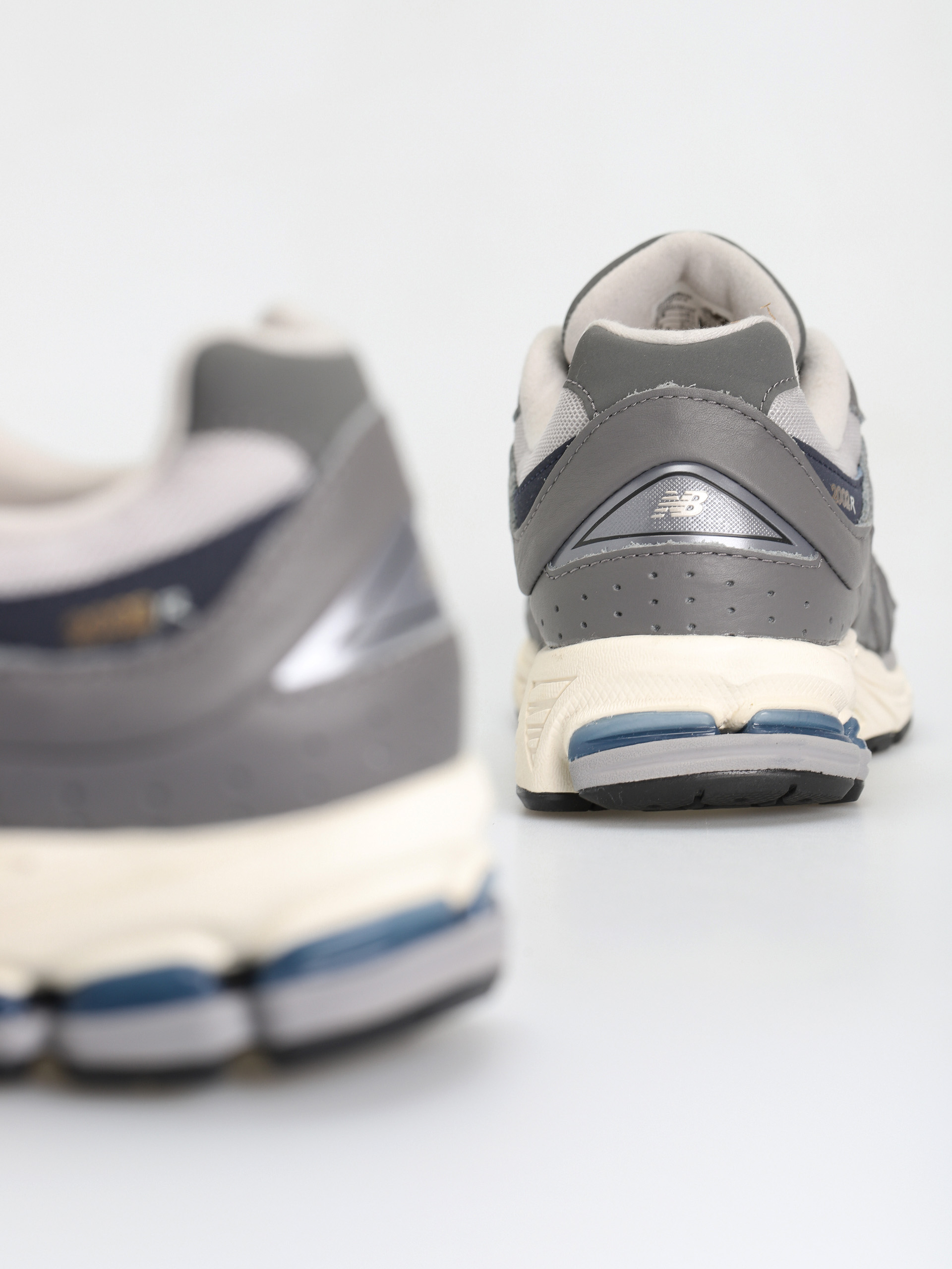 Buty New Balance 2002 (castle rock)