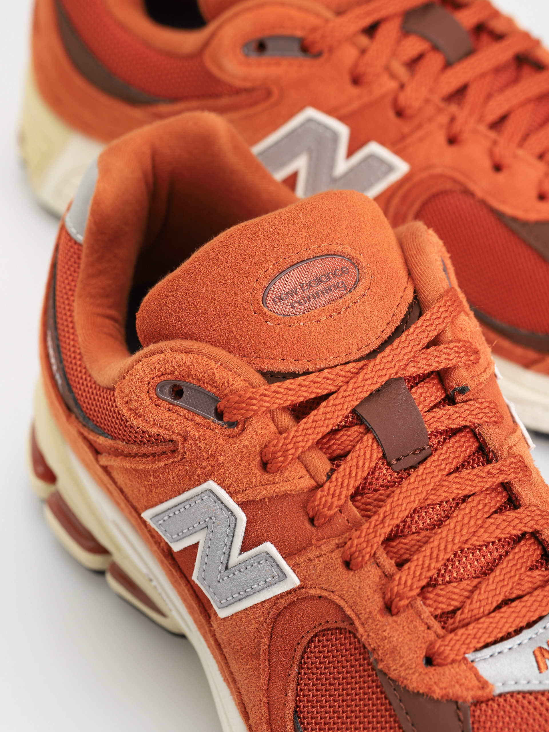 Buty New Balance 2002 (brown)