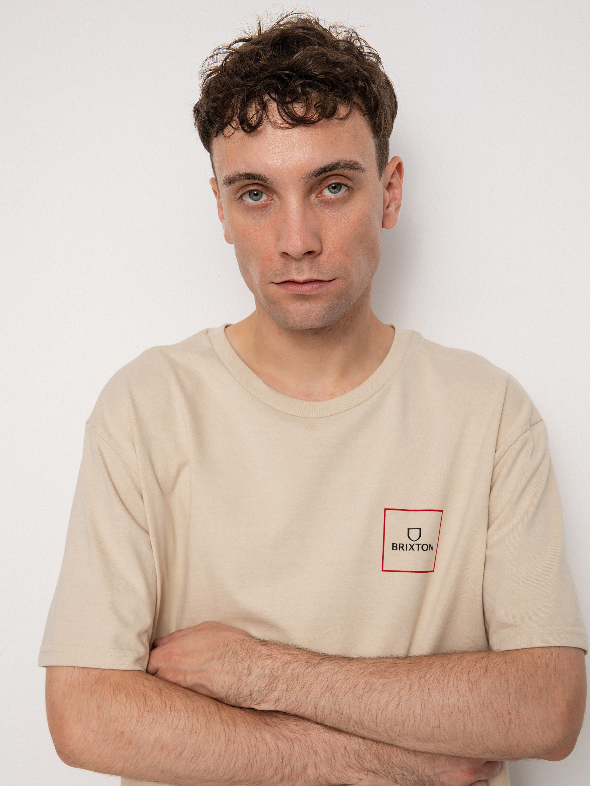 T-shirt Brixton Alpha Square (cream/mars red)