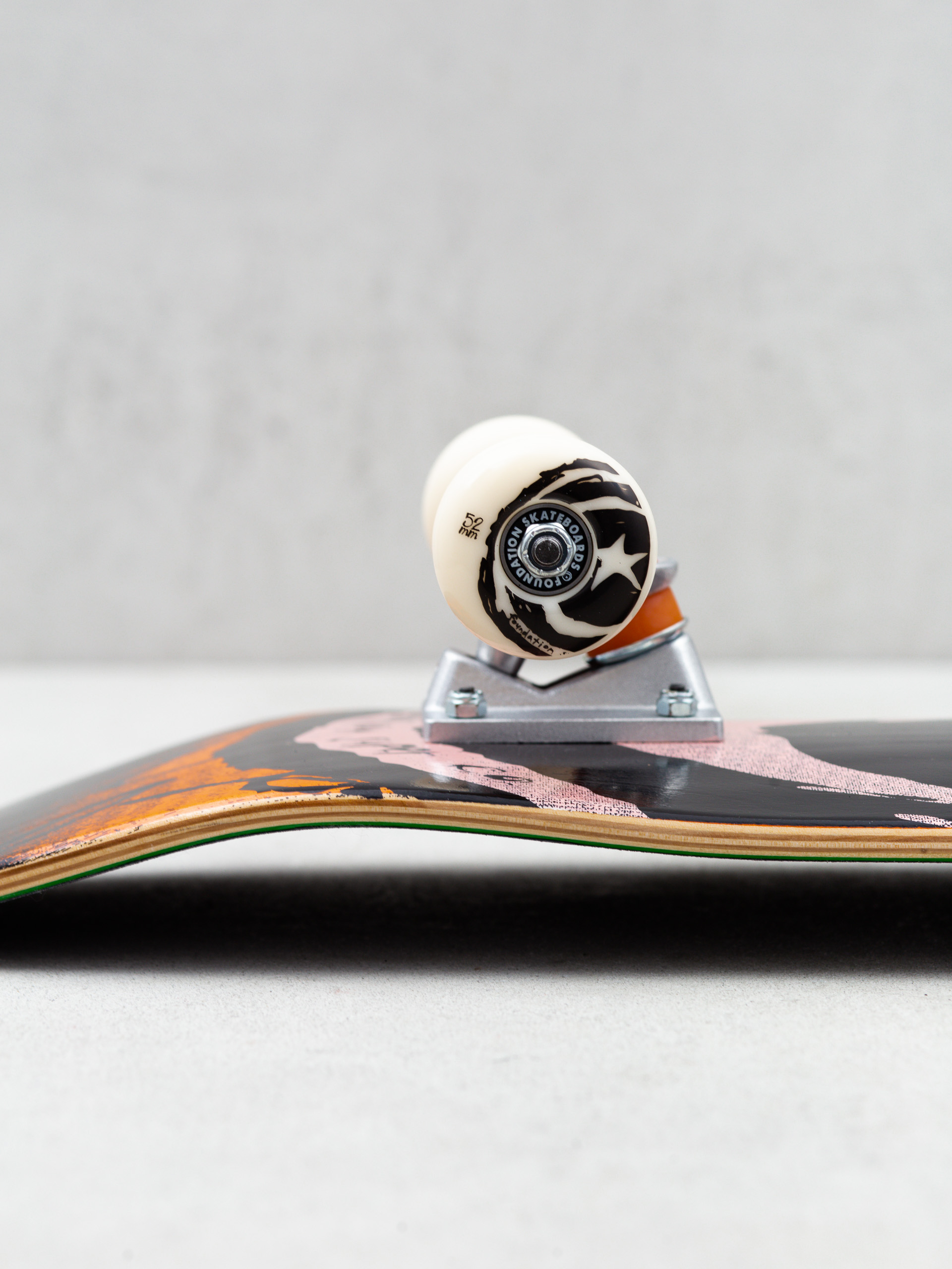 Deskorolka Foundation Star And Moon V2 Neon (orange/black/pink)