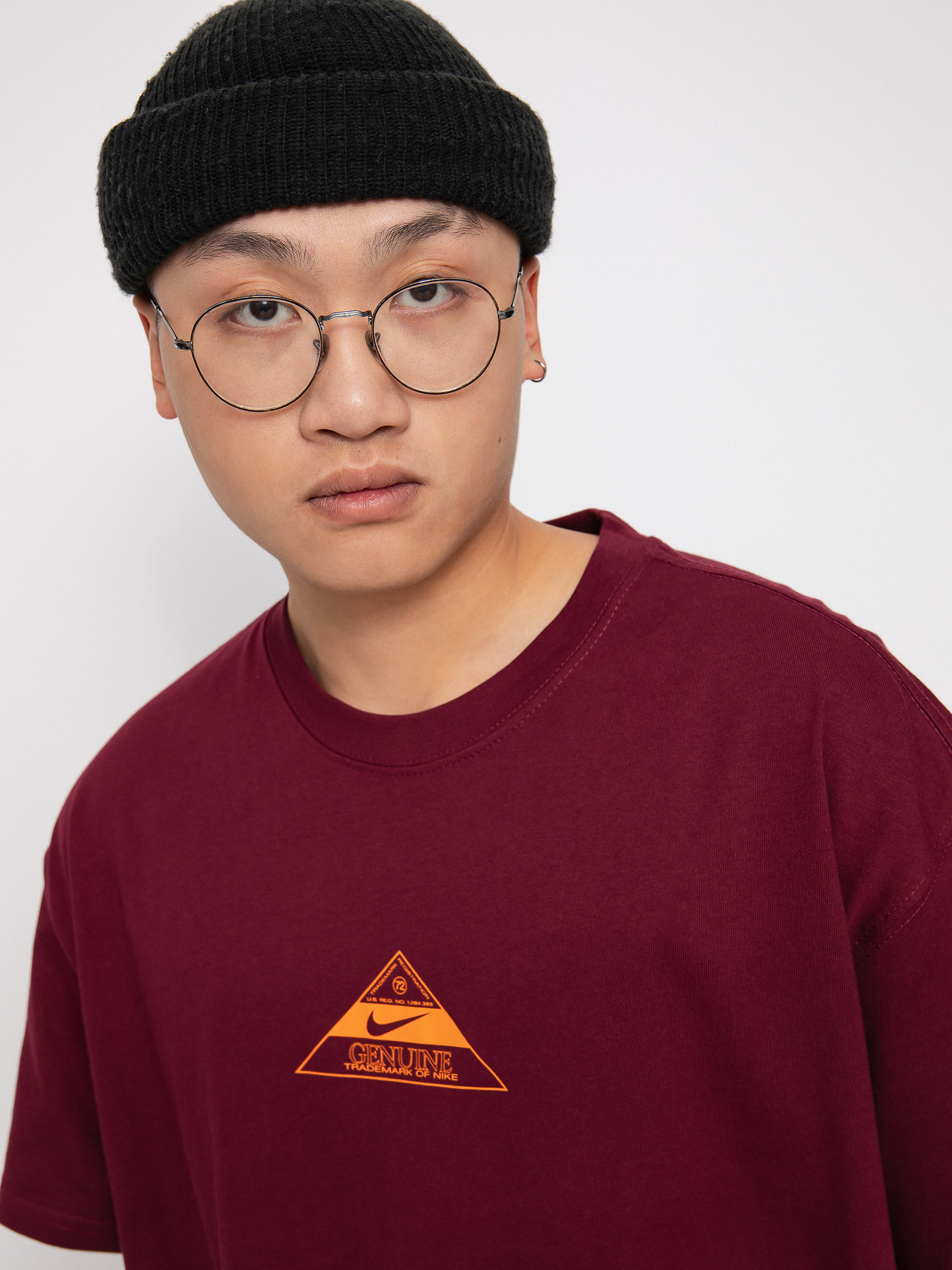 T-shirt Nike SB Trademark (dark beetroot)