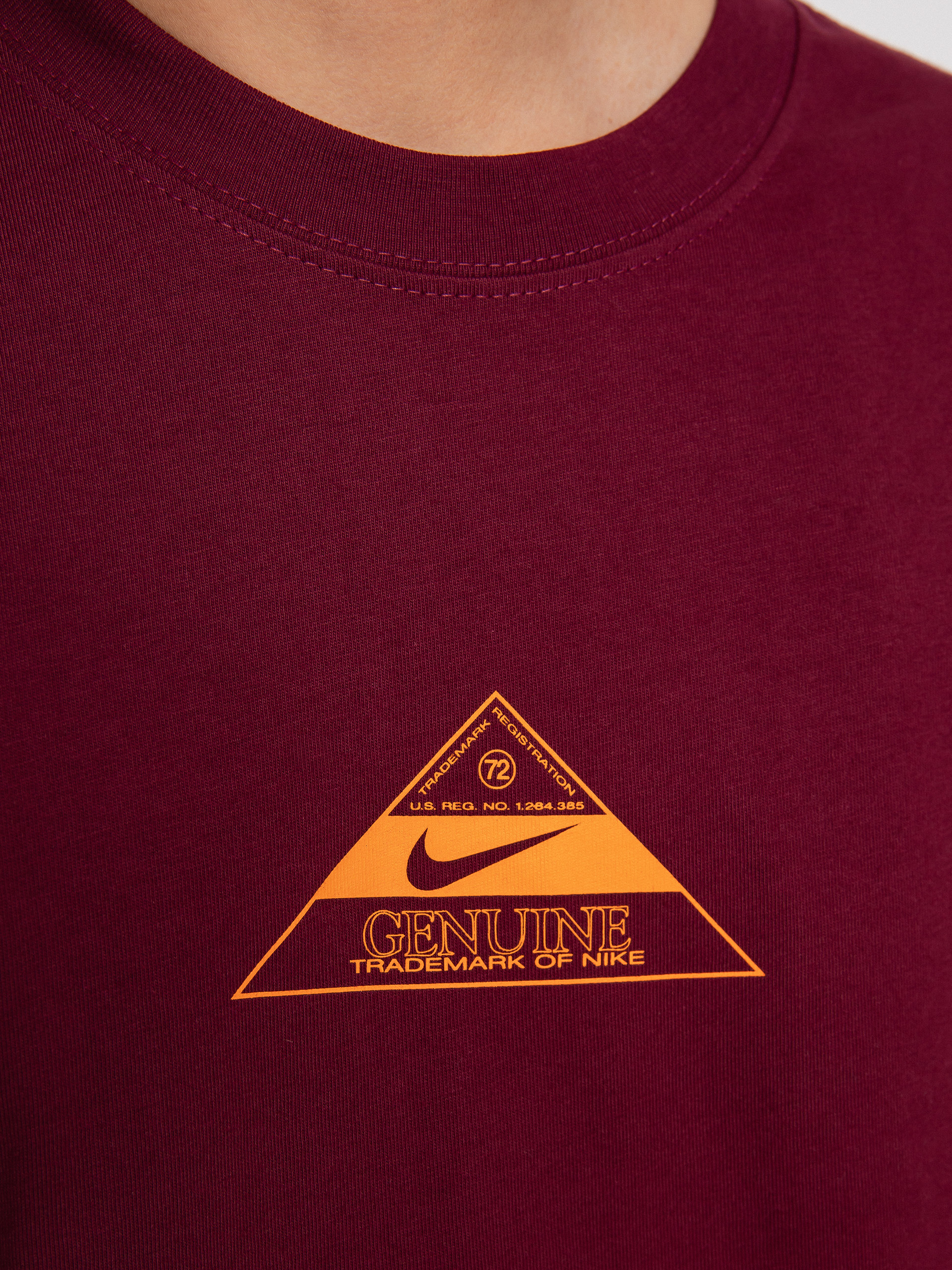 T-shirt Nike SB Trademark (dark beetroot)