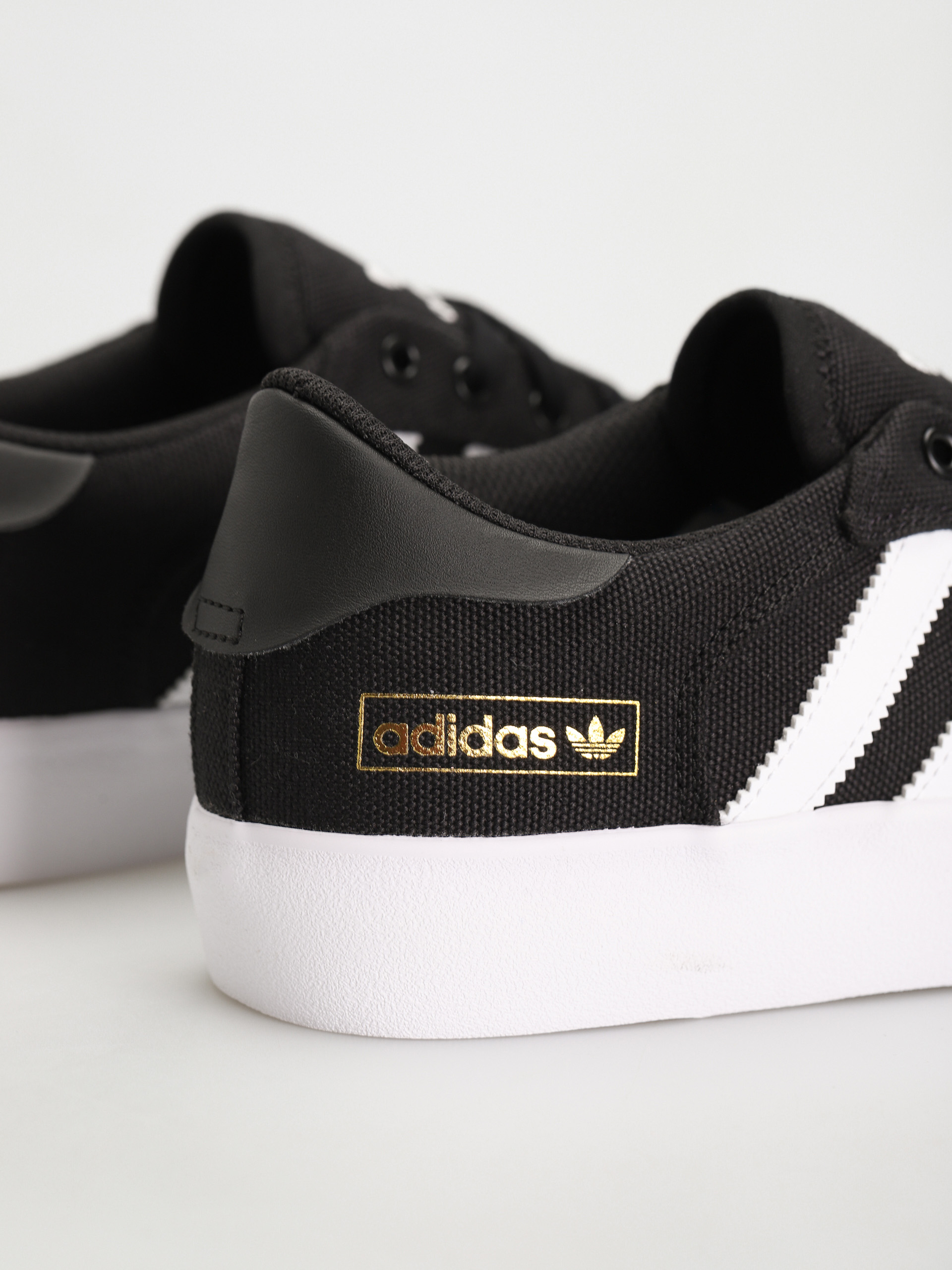 Buty adidas Matchbreak Super (cblack/ftwwht/goldmt)