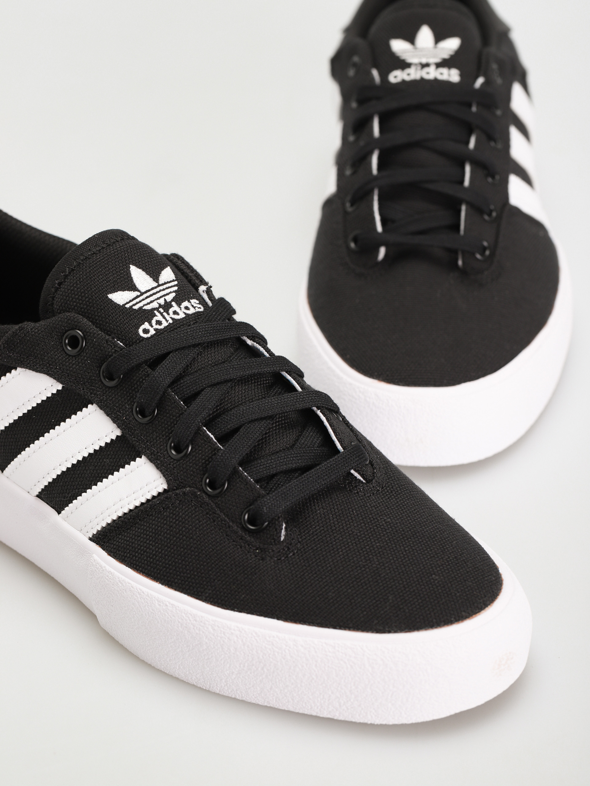 Buty adidas Matchbreak Super (cblack/ftwwht/goldmt)