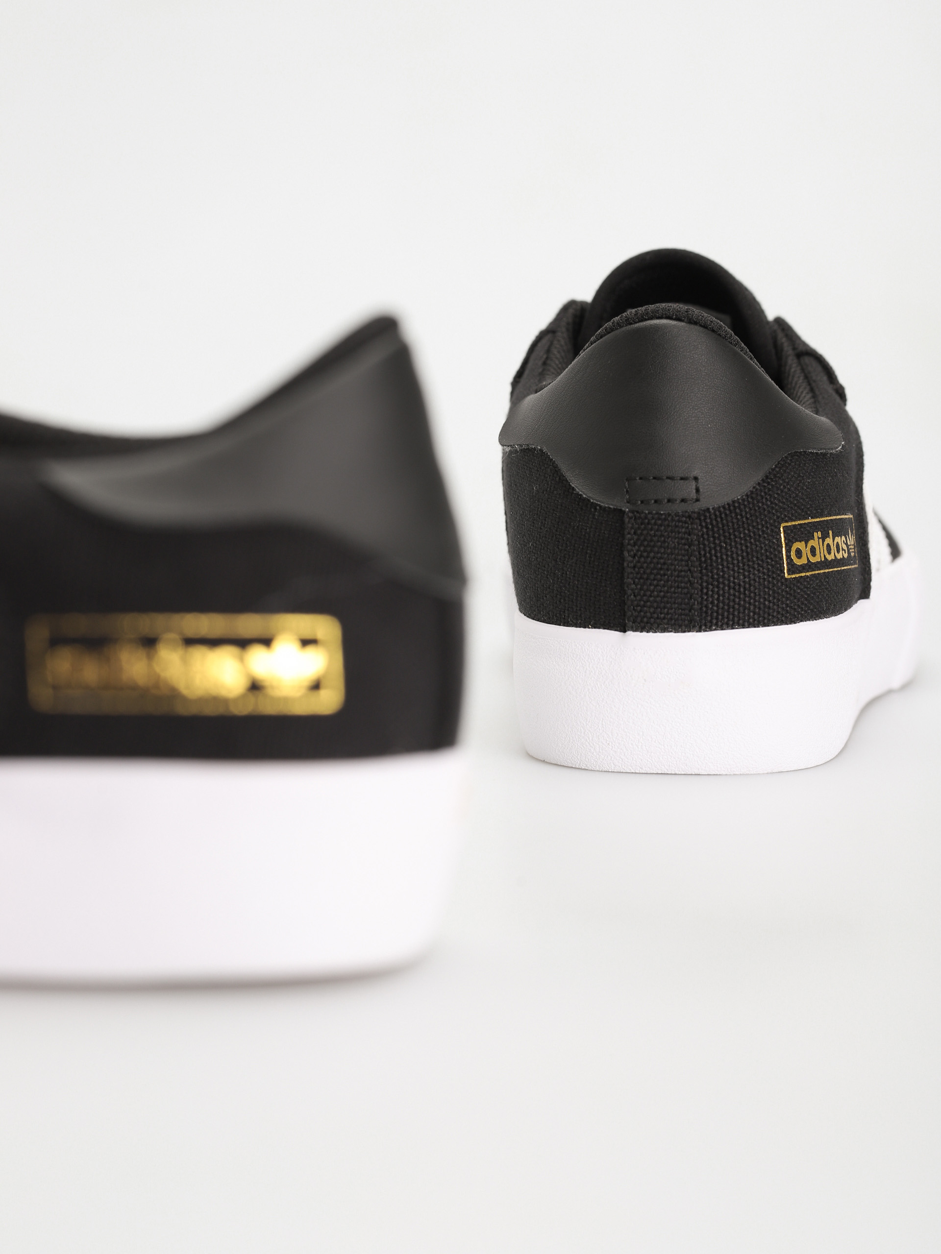 Buty adidas Matchbreak Super (cblack/ftwwht/goldmt)