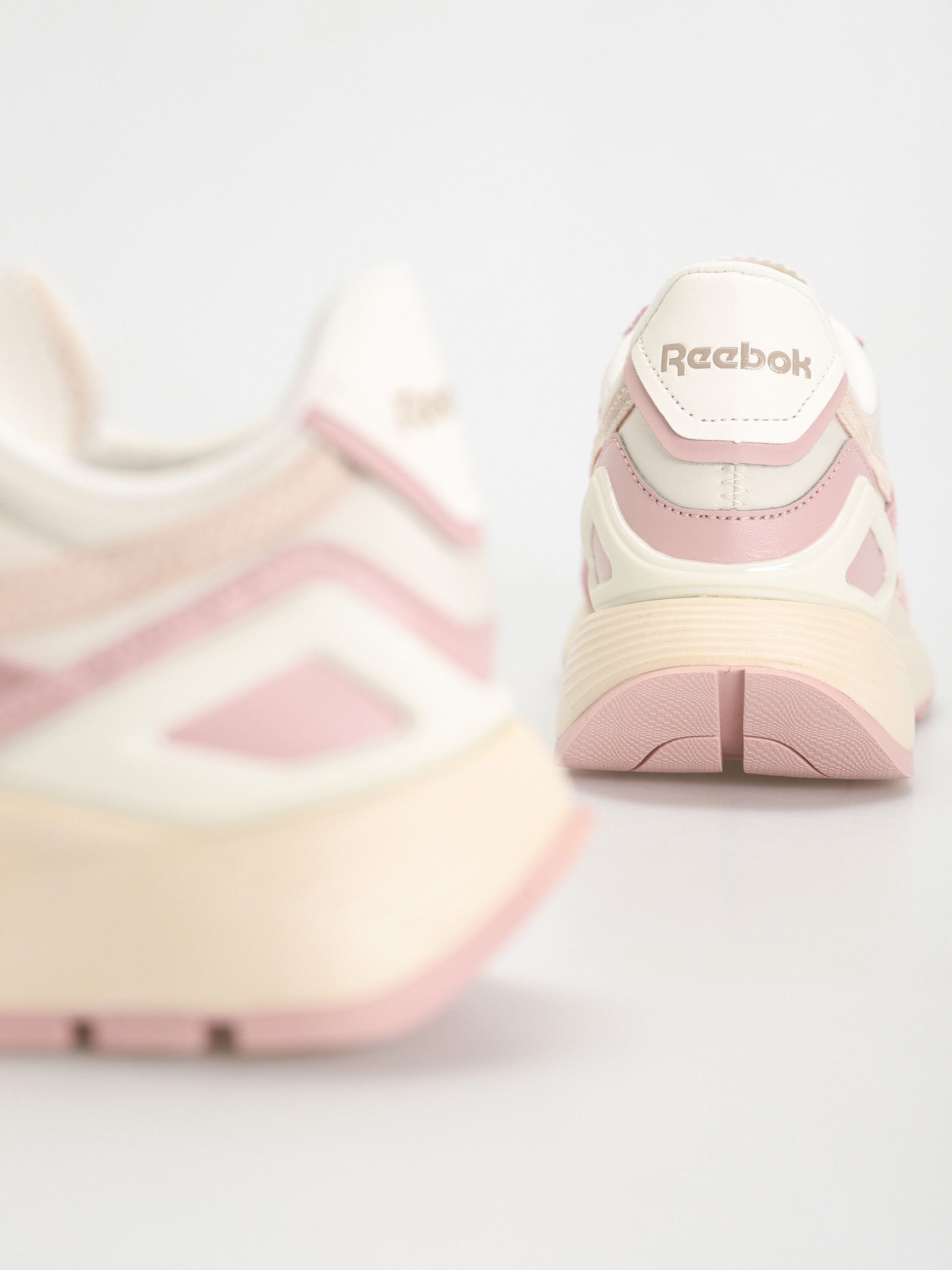 Buty Reebok Classic Leather Legacy Wmn (smoros/alabas/chalk)