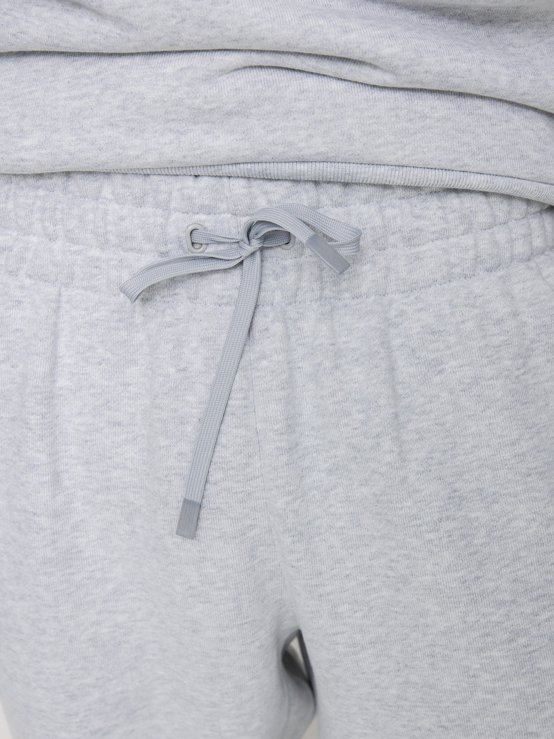 Spodnie adidas Originals Pharrell Williams Basics (lgreyh/lgsogr)