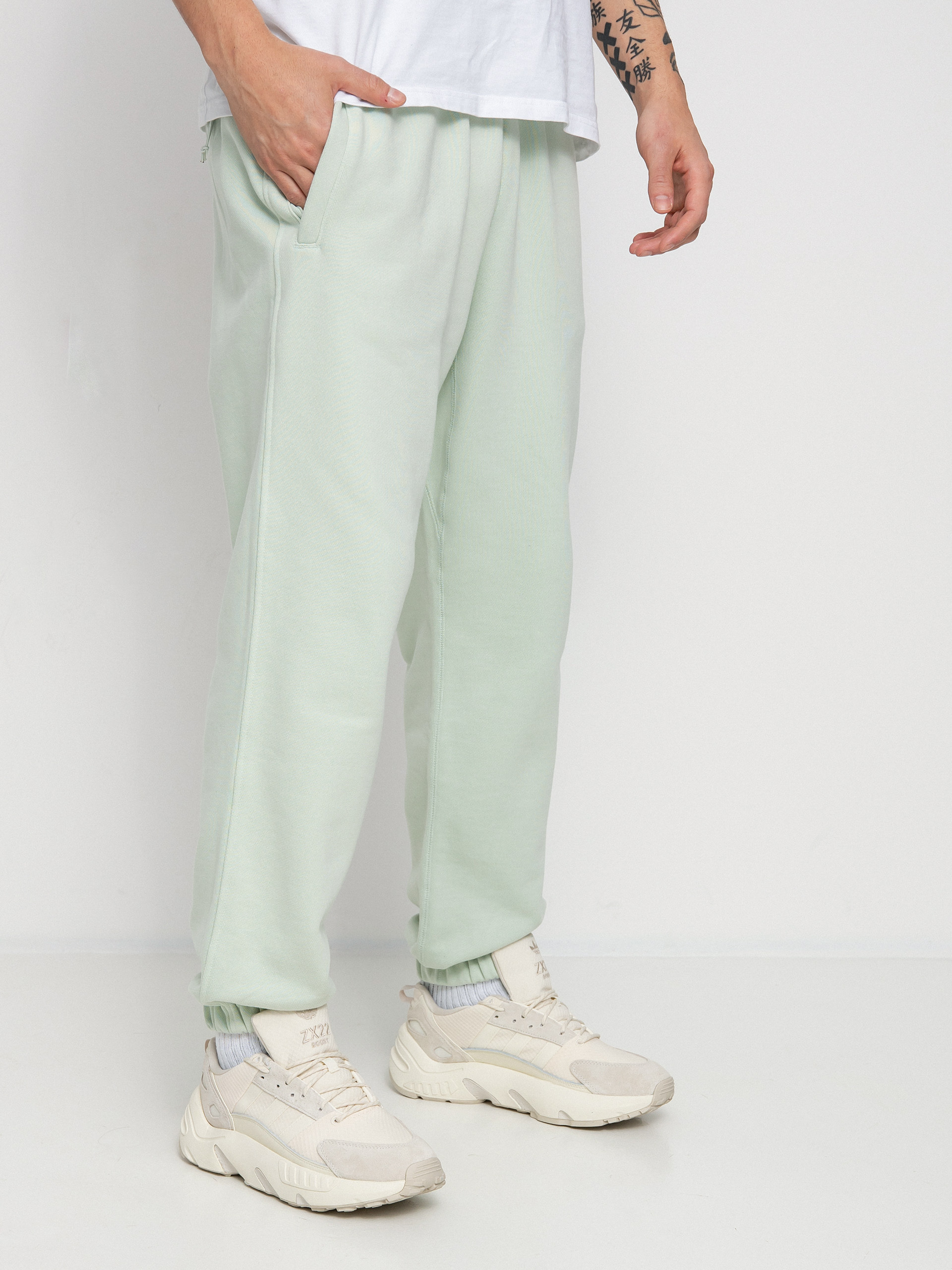 Spodnie adidas Originals Pharrell Williams Basics (lingrn)