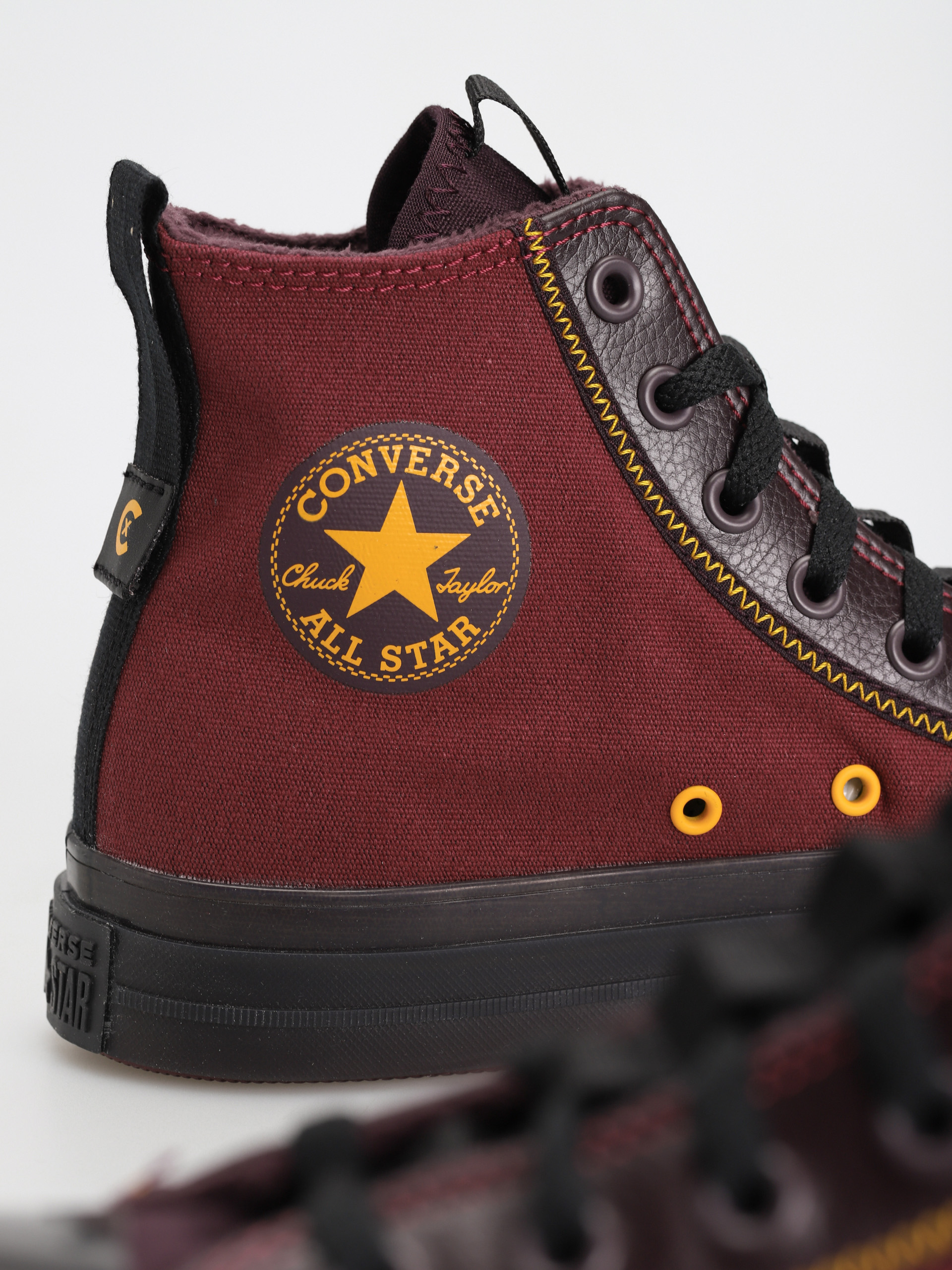 Buty Converse Chuck Taylor All Star Cx Explore Hi (dark beetroot)