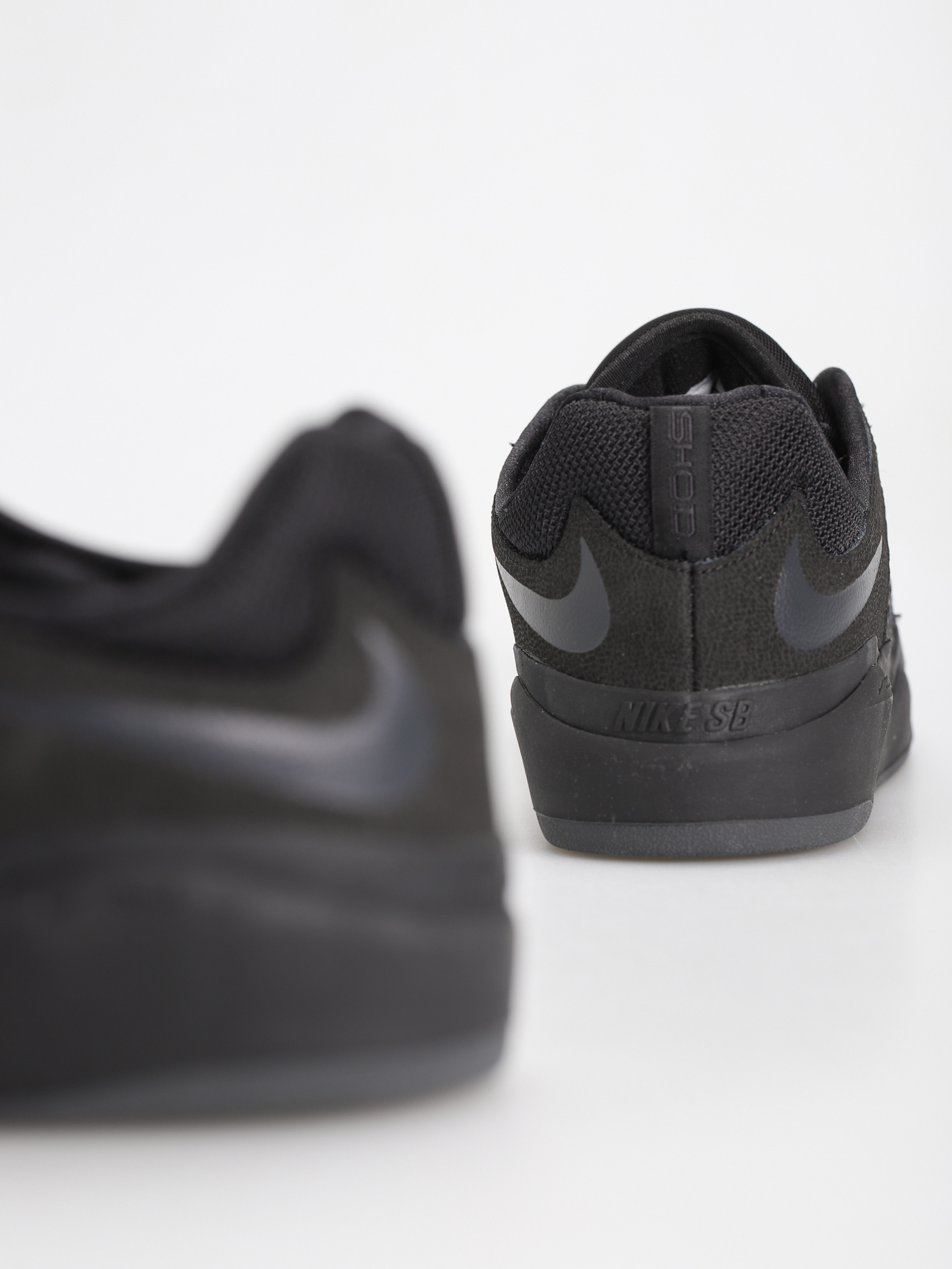 Buty Nike SB Ishod Prm (black/black black black)
