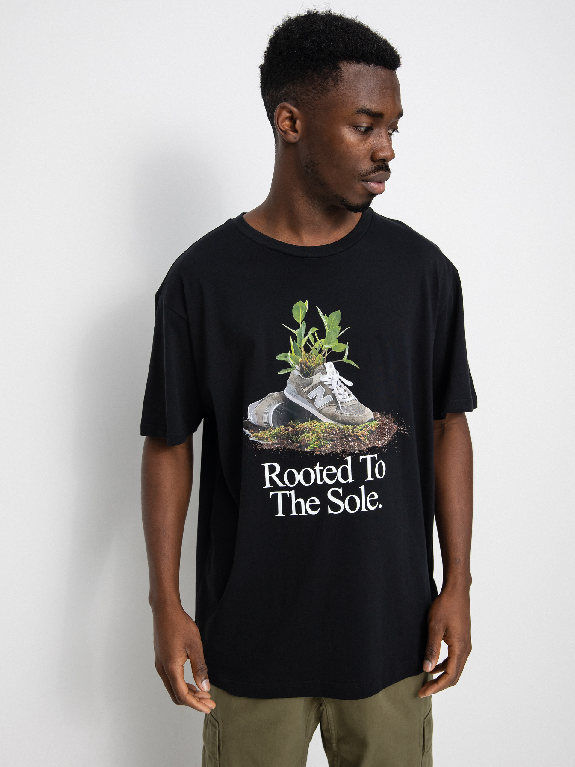 T-shirt New Balance Athletics Legacies Rooted (black)