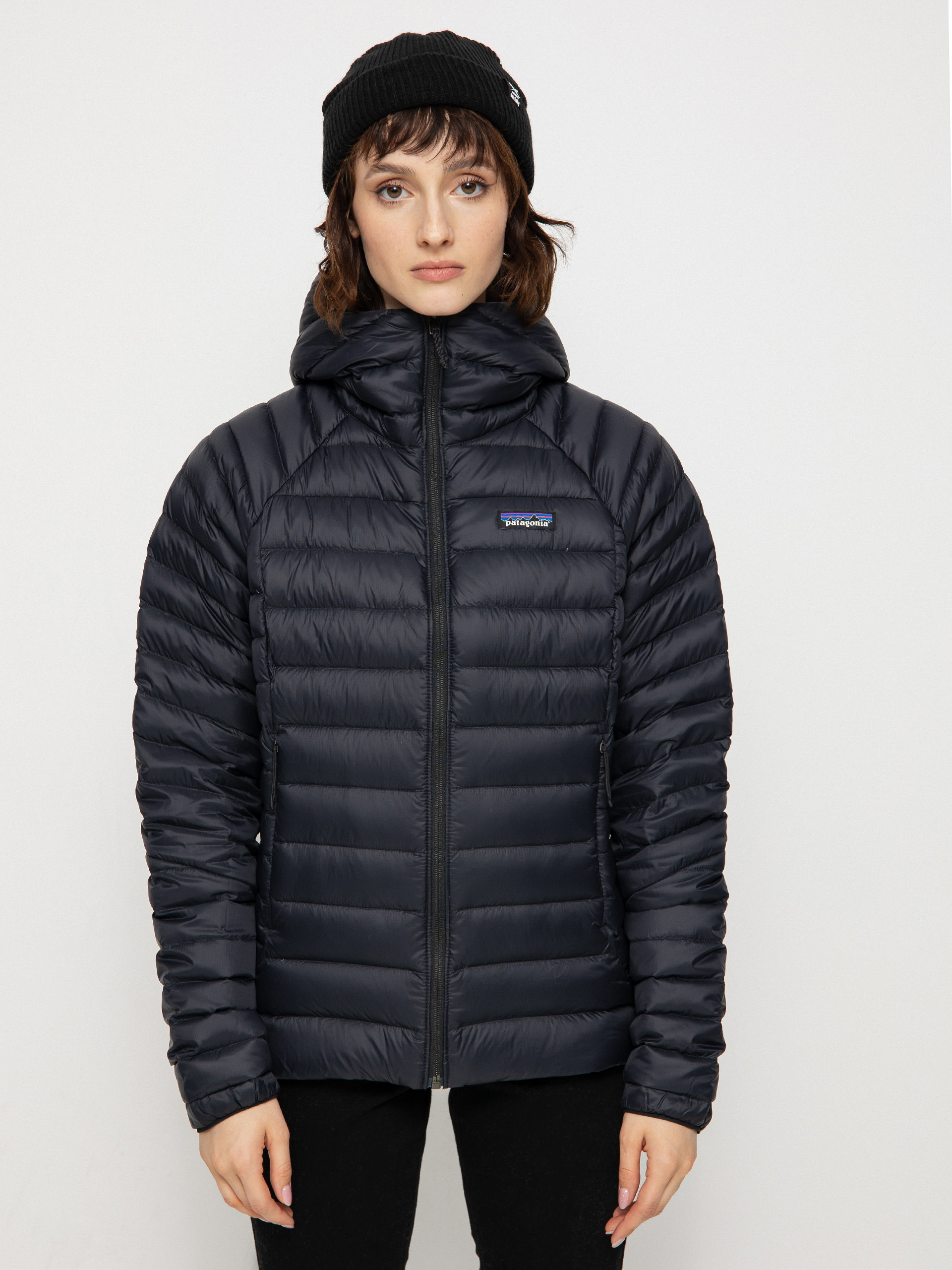 Kurtka Patagonia Down Sweater Hoody Wmn (black)