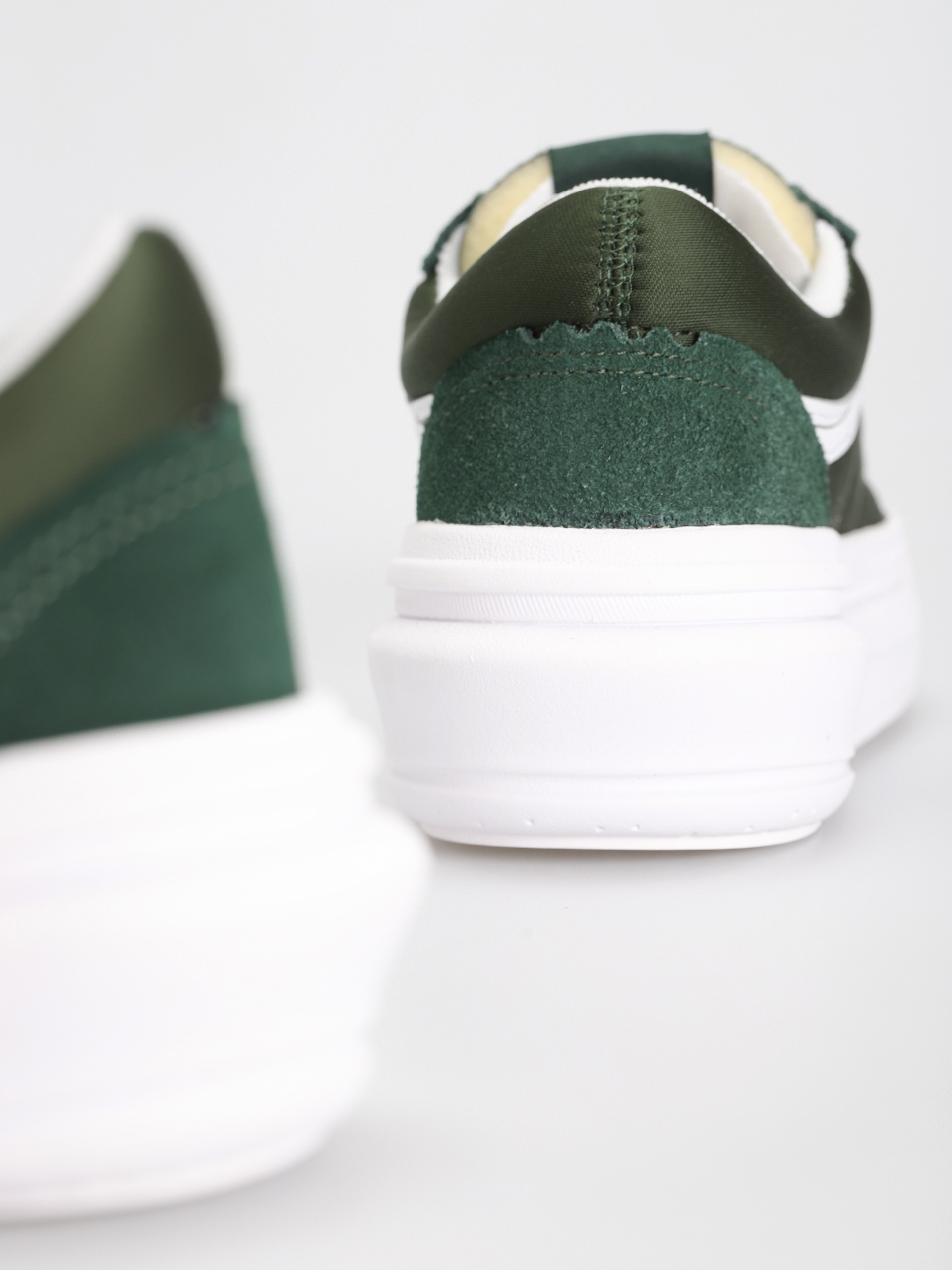 Buty Vans Old Skool Overt CC (dark green/white)