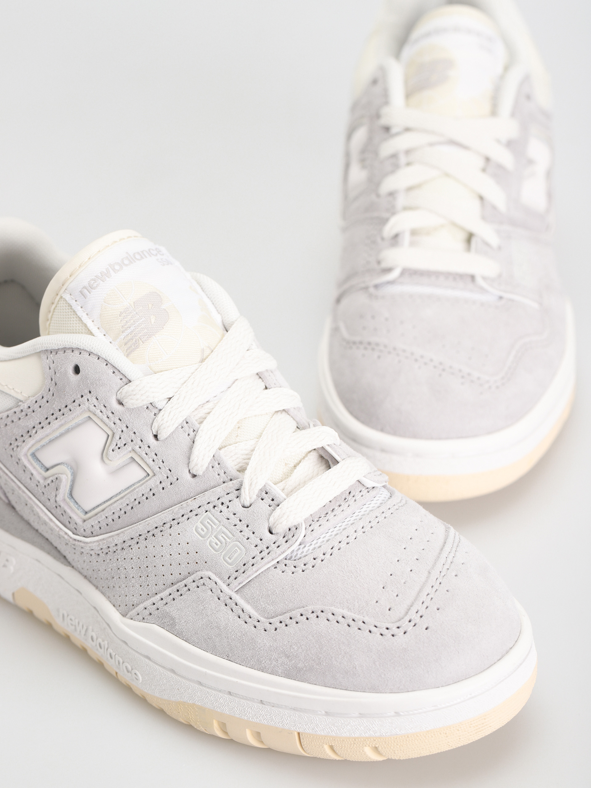Buty New Balance 550 (grey suede)