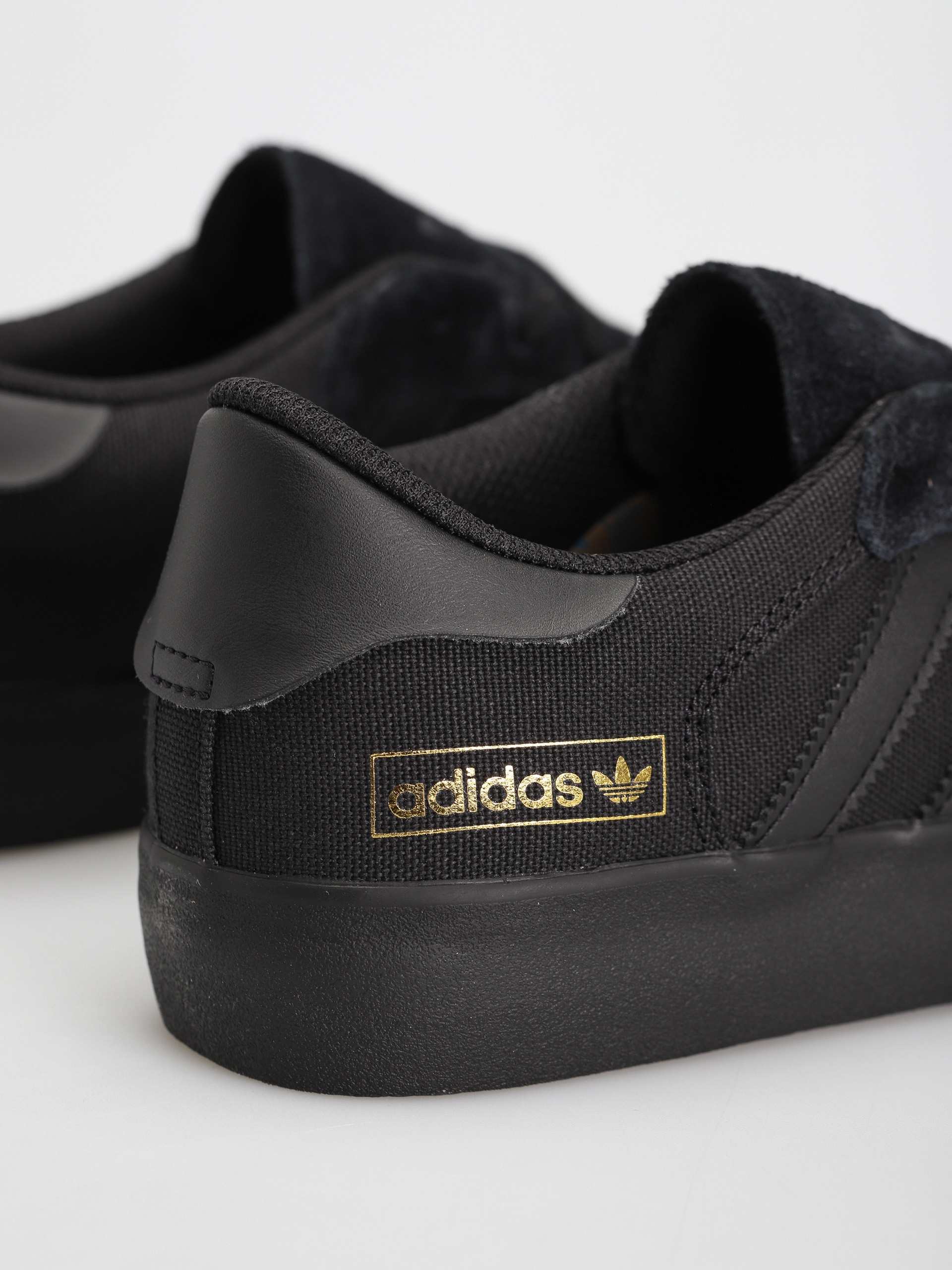 Buty adidas Matchbreak Super (cblack/cblack/cardbo)
