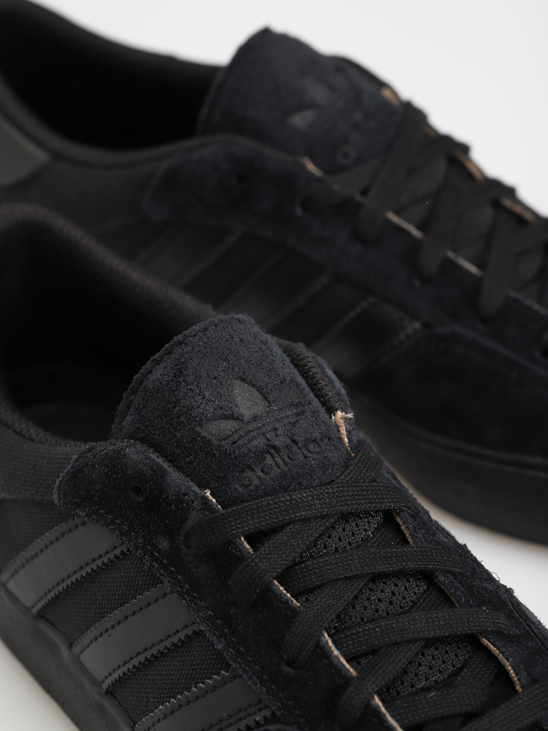 Buty adidas Matchbreak Super (cblack/cblack/cardbo)