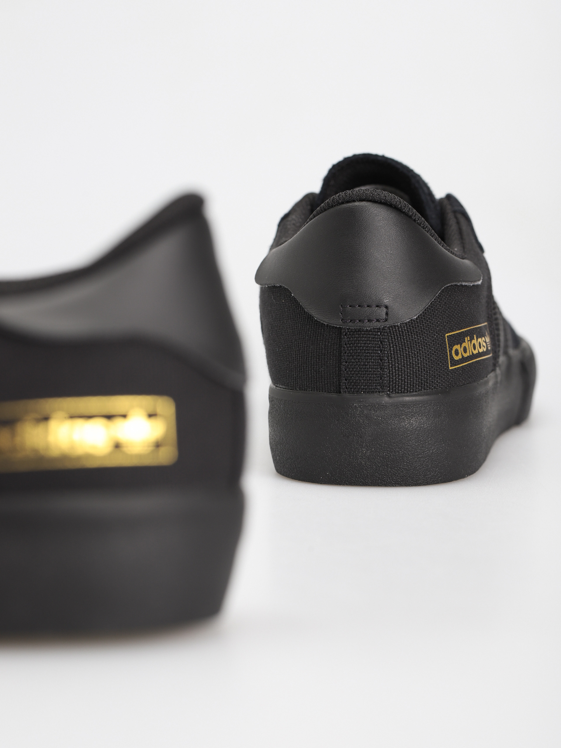 Buty adidas Matchbreak Super (cblack/cblack/cardbo)
