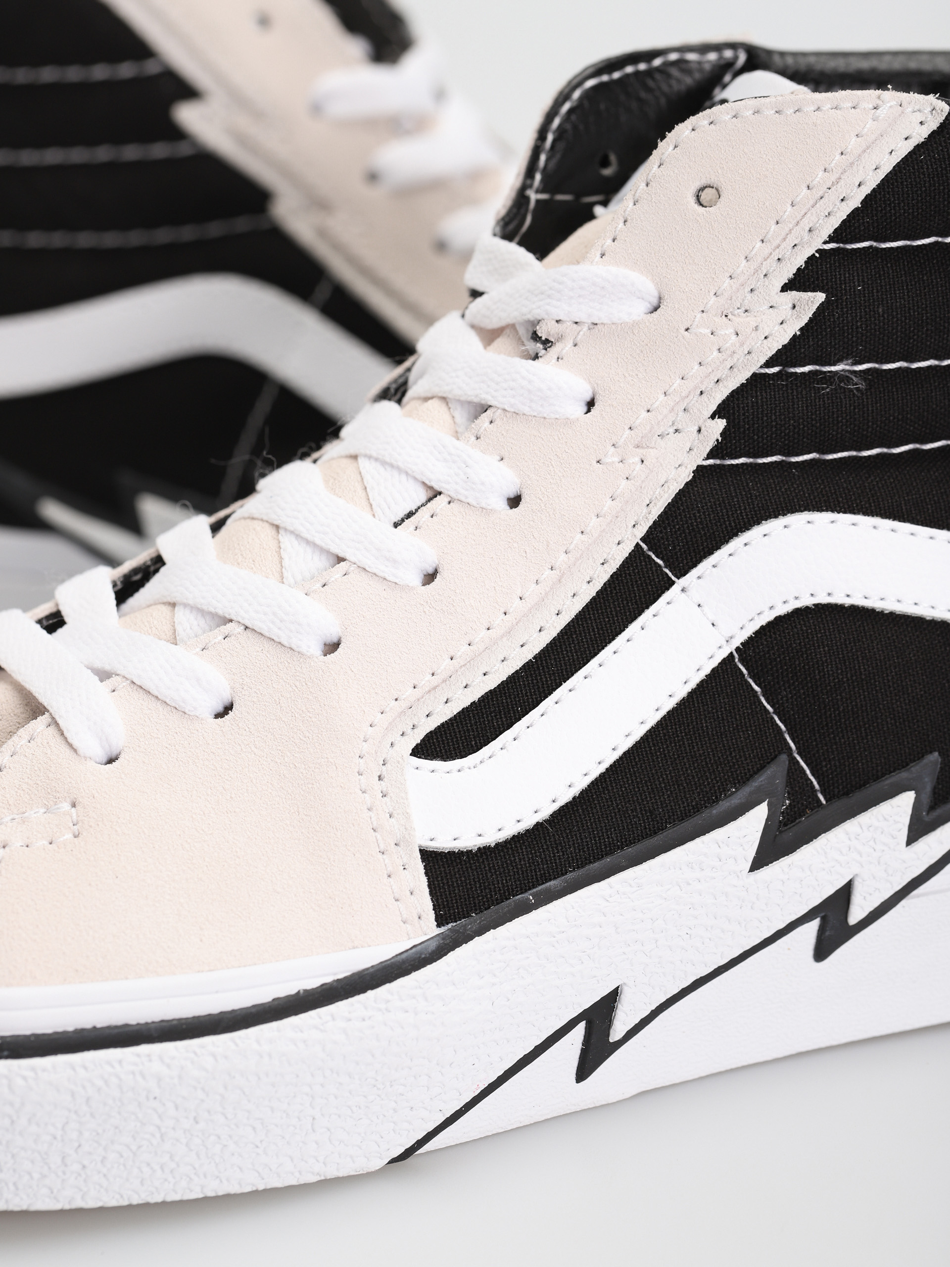 Buty Vans Sk8 Hi Bolt (antique white/black)