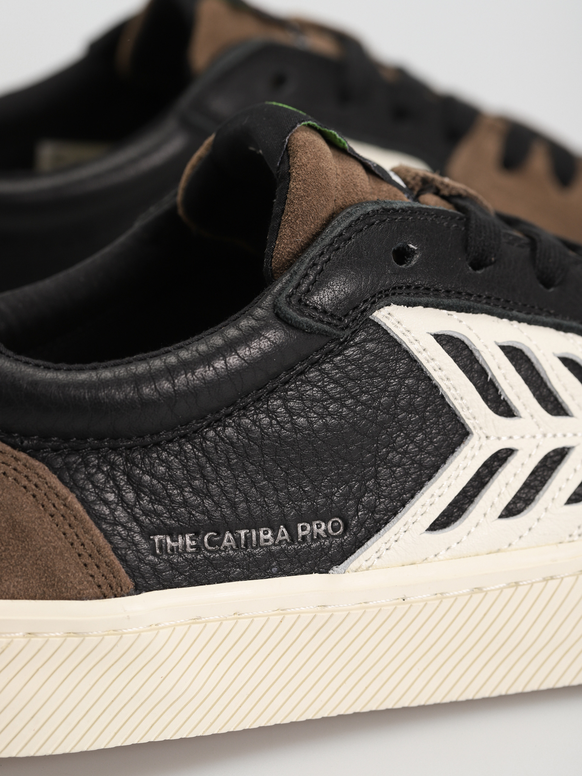 Buty Cariuma Catiba Pro (khaki)