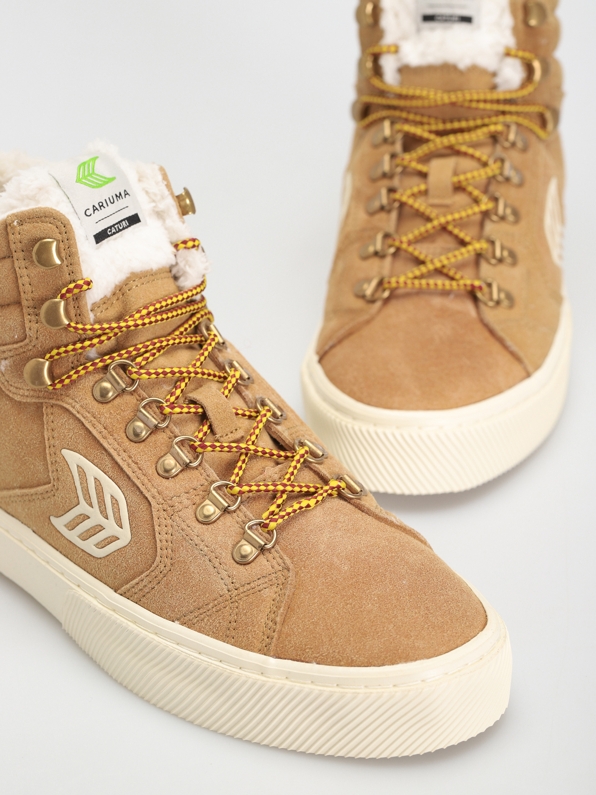 Buty Cariuma Caturi (camel/ ivory)