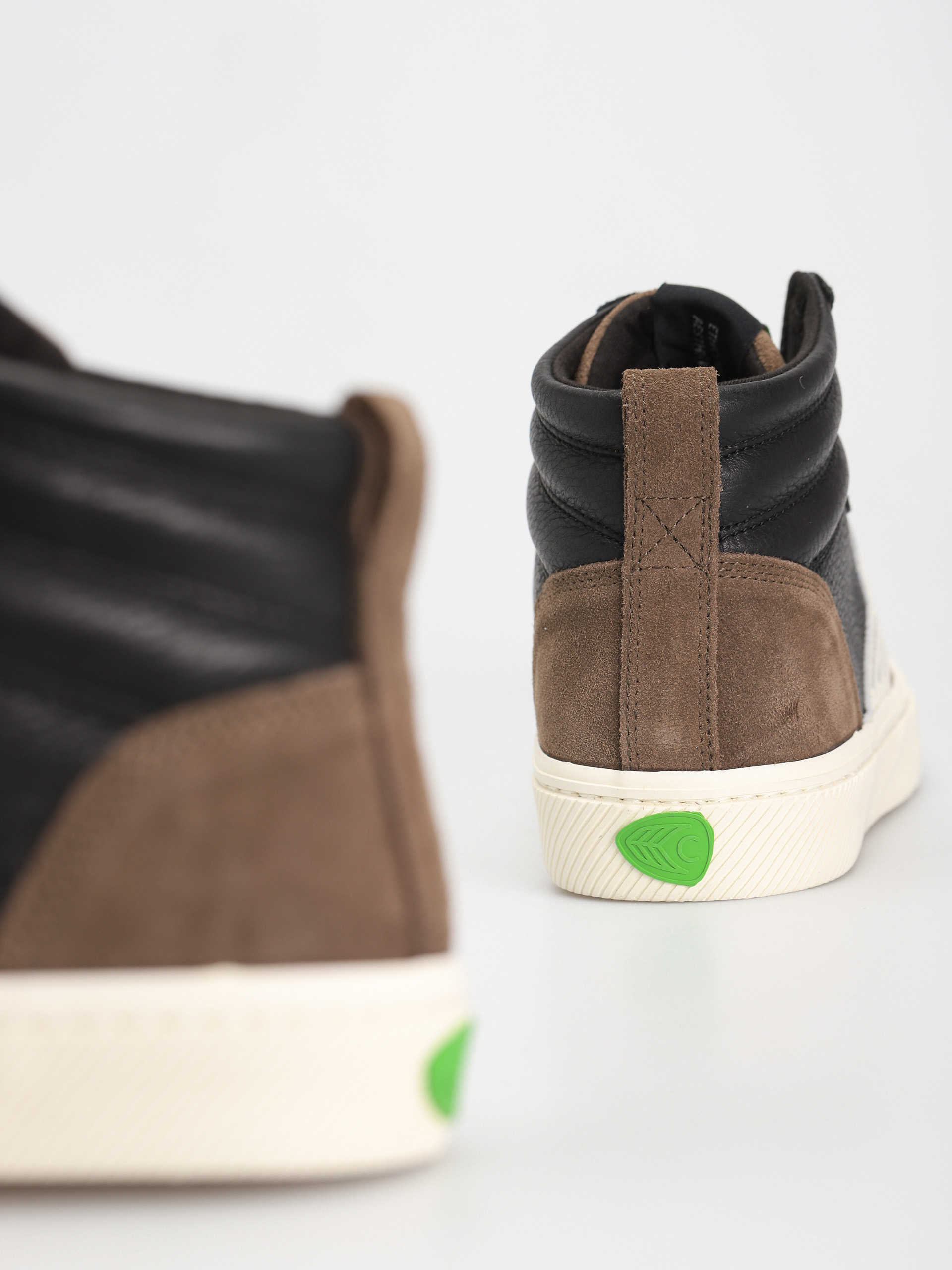 Buty Cariuma Catiba High Pro (khaki)