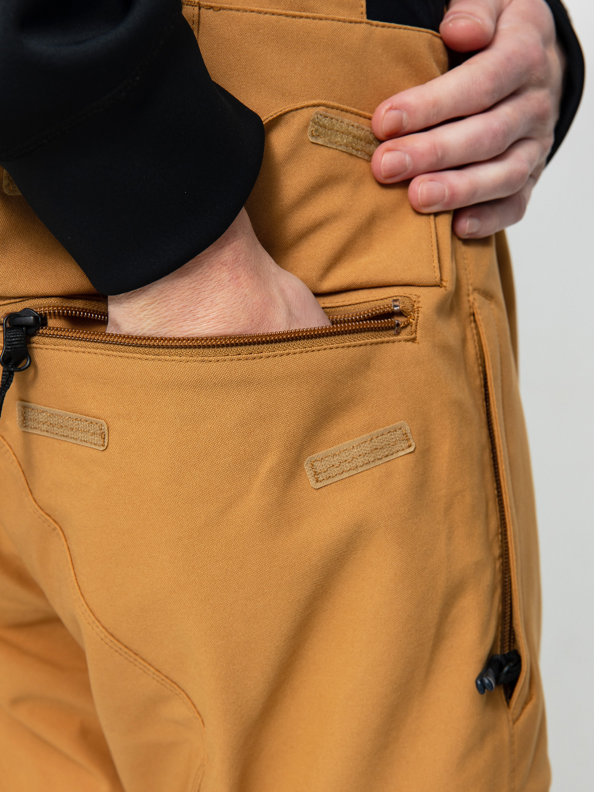 Męskie Spodnie snowboardowe Volcom Roan Bib Overall (caramel)