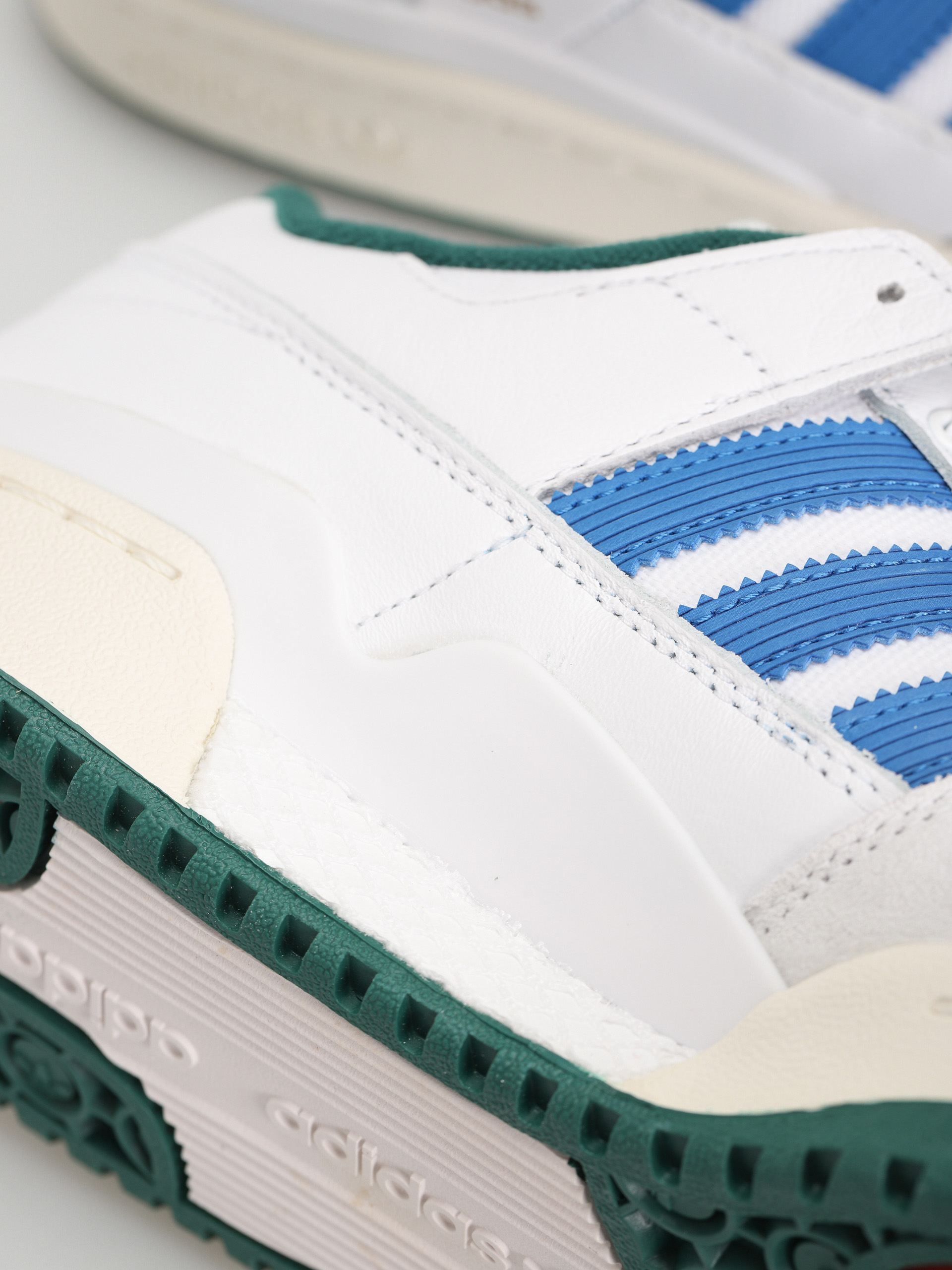 Buty adidas Forum 84 Low Adv (ftwwht/blubir/cgreen)