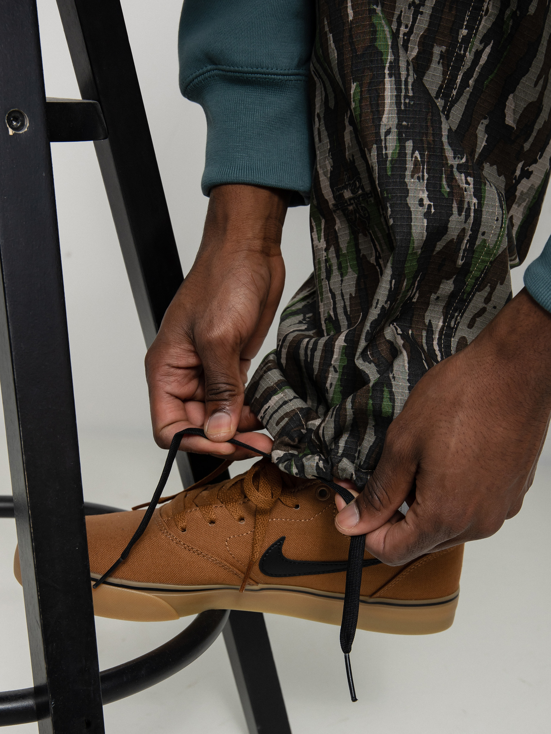 Spodnie Nike SB Kearny Crg Rtl Aop (khaki/white)