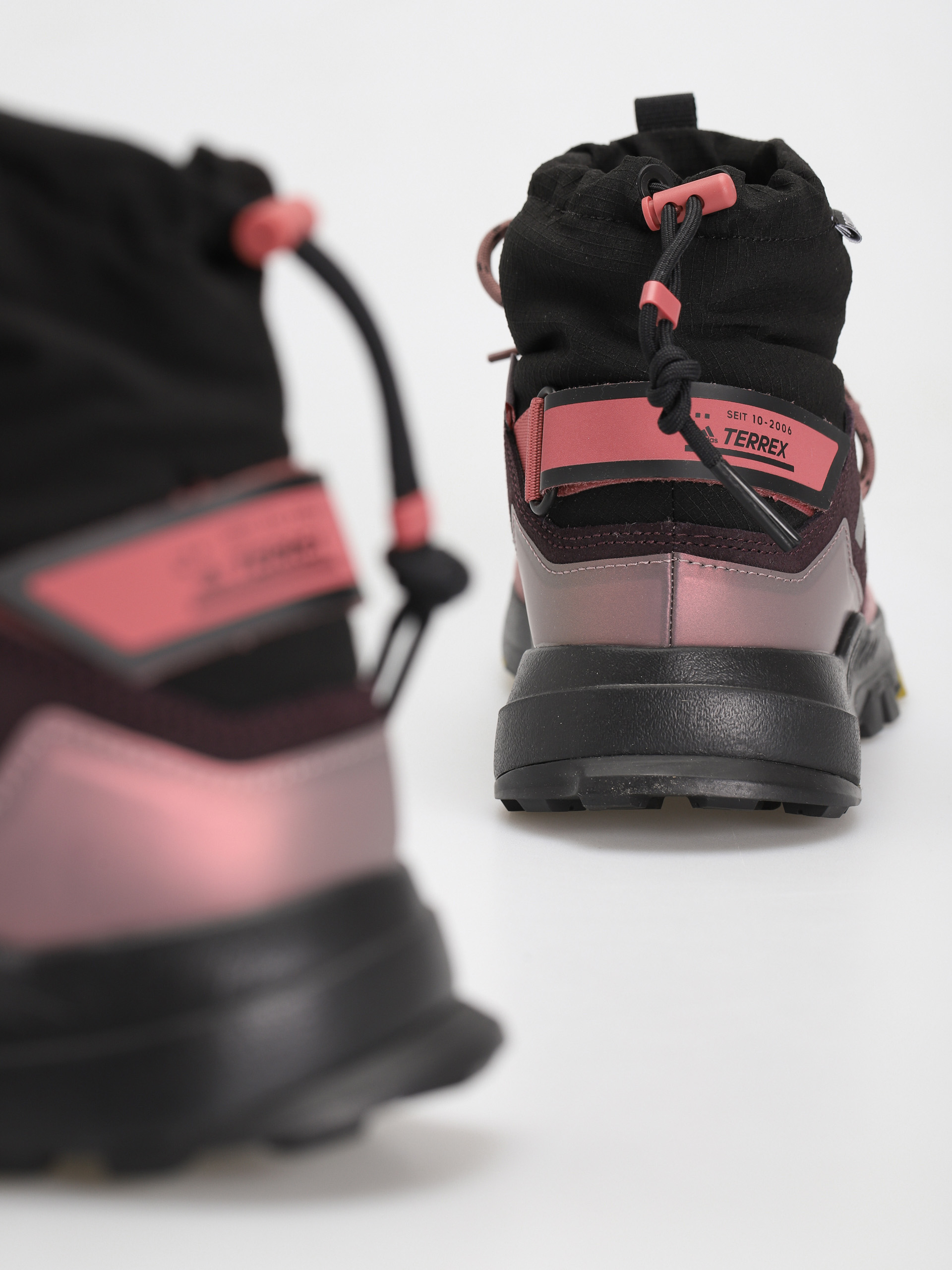 Buty adidas Originals Terrex Hikster Mid Cold Rdy Wmn (shamar/cblack/wonoxi)