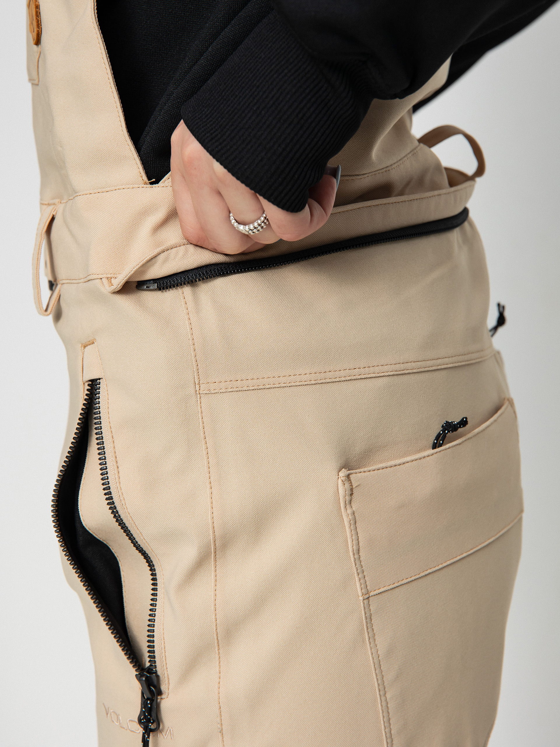 Damskie Spodnie snowboardowe Volcom Swift Bib Overall (sand)