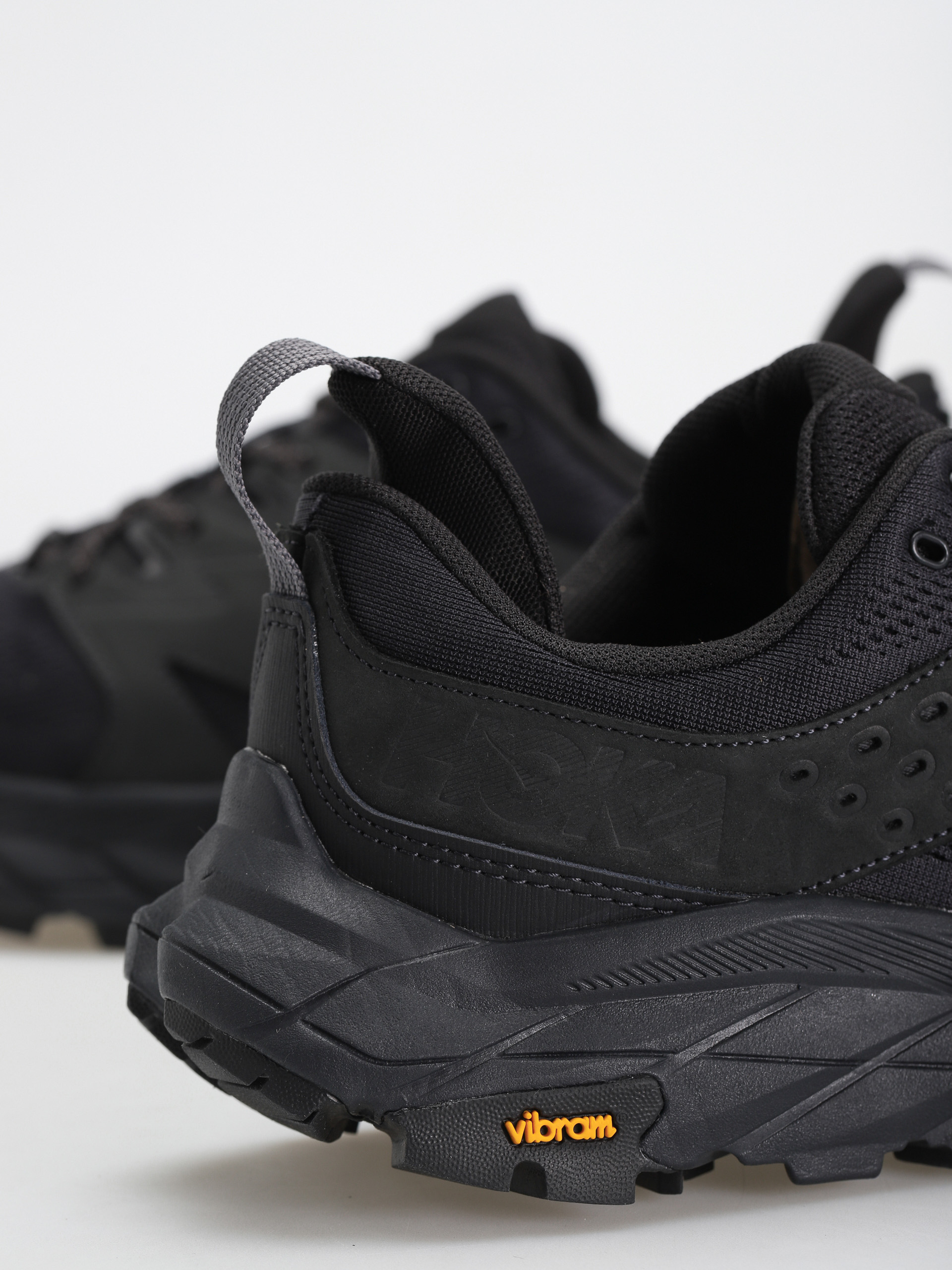 Buty Hoka One One Anacapa Breeze Low (black/black)