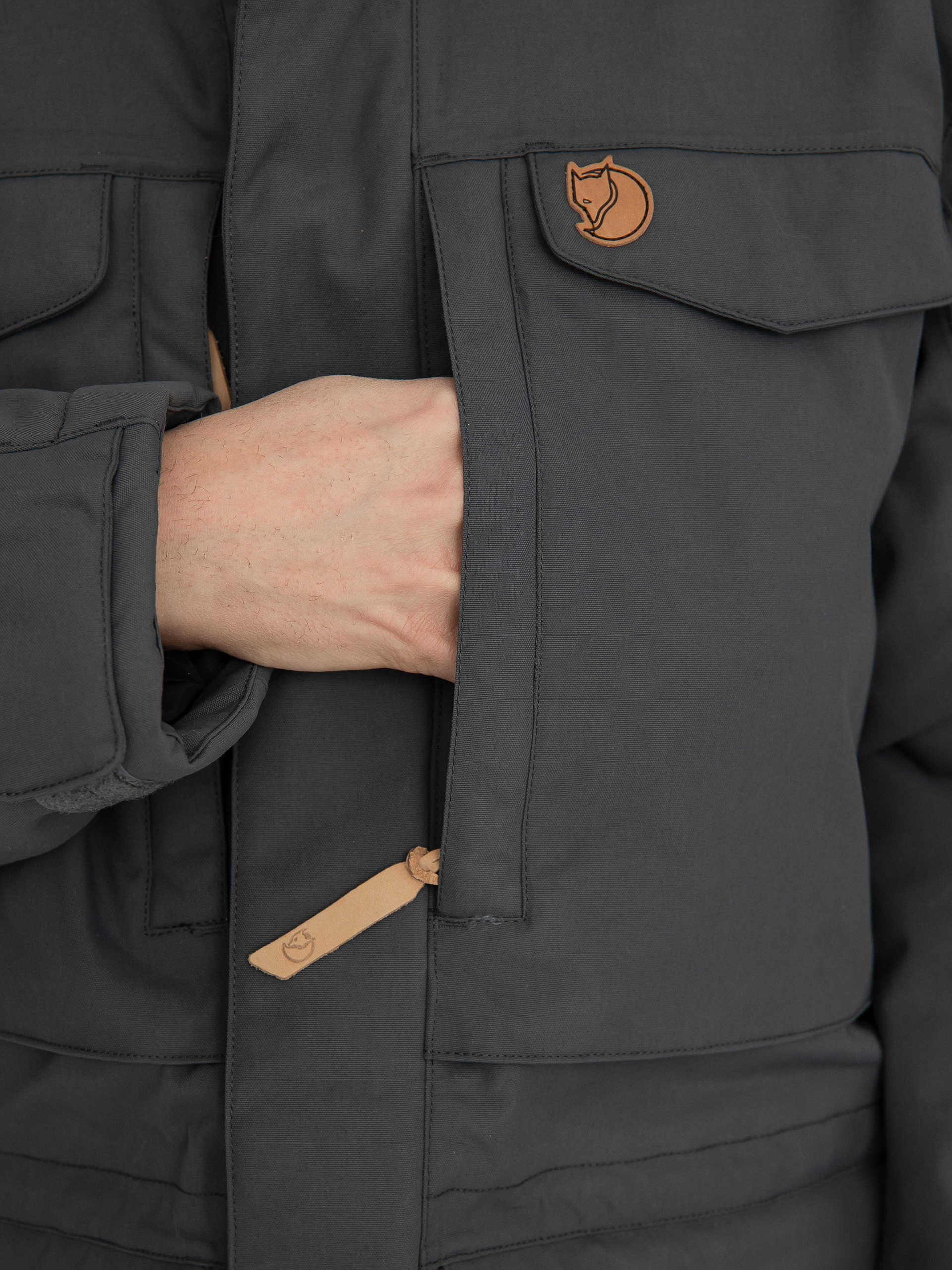 Kurtka Fjallraven Nuuk Parka (basalt)